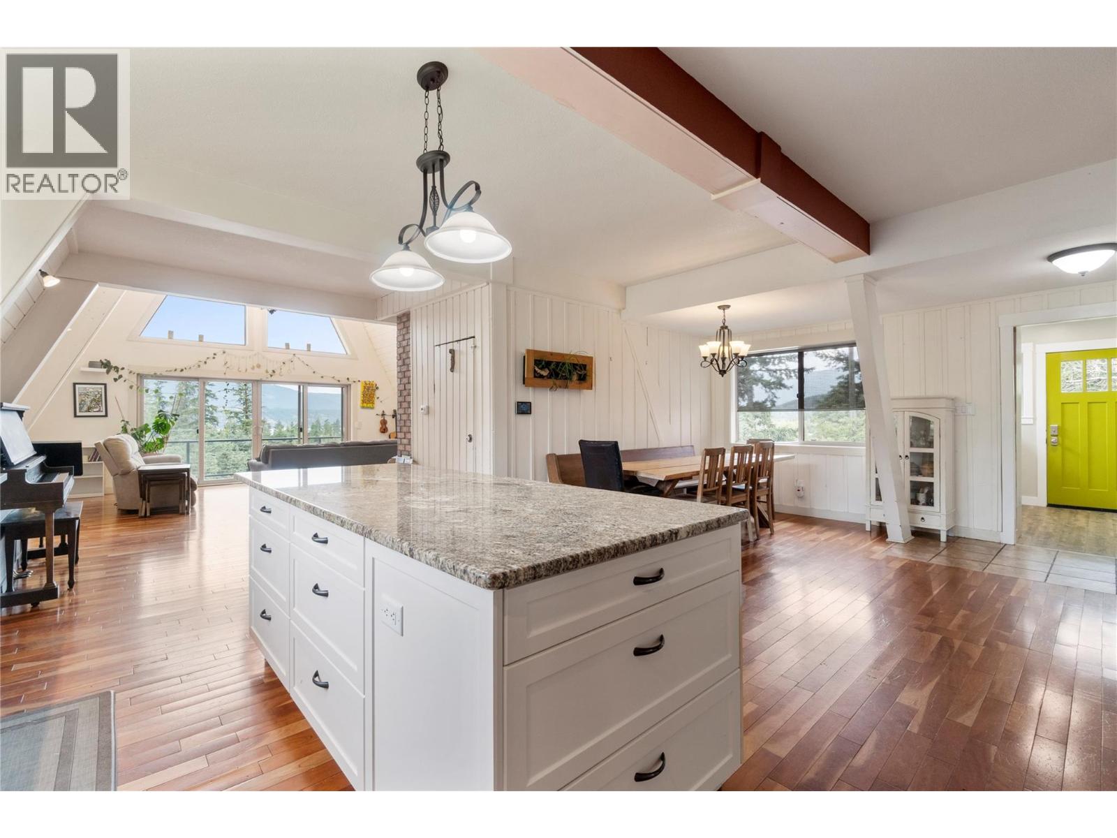 6551 40 Street Nw, Salmon Arm, British Columbia V1E 3A5 - Photo 10 - 10359791