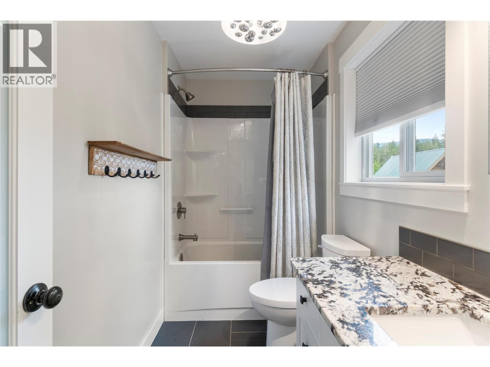 6551 40 Street Nw, Salmon Arm, British Columbia V1E 3A5 - Photo 22 - 10359791