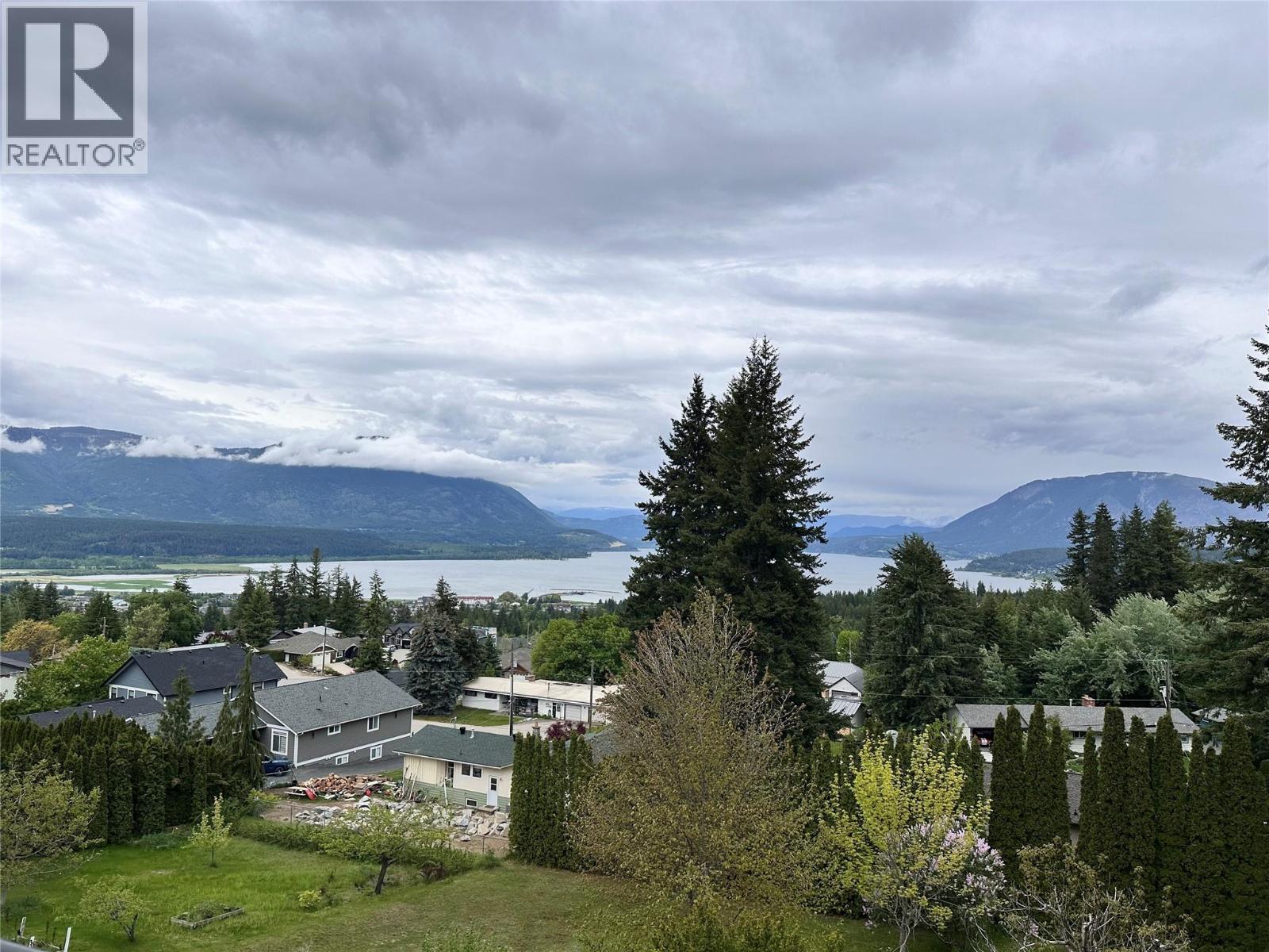 1681 12 Avenue Se, Salmon Arm, British Columbia  V1E 2E4 - Photo 2 - 10361899
