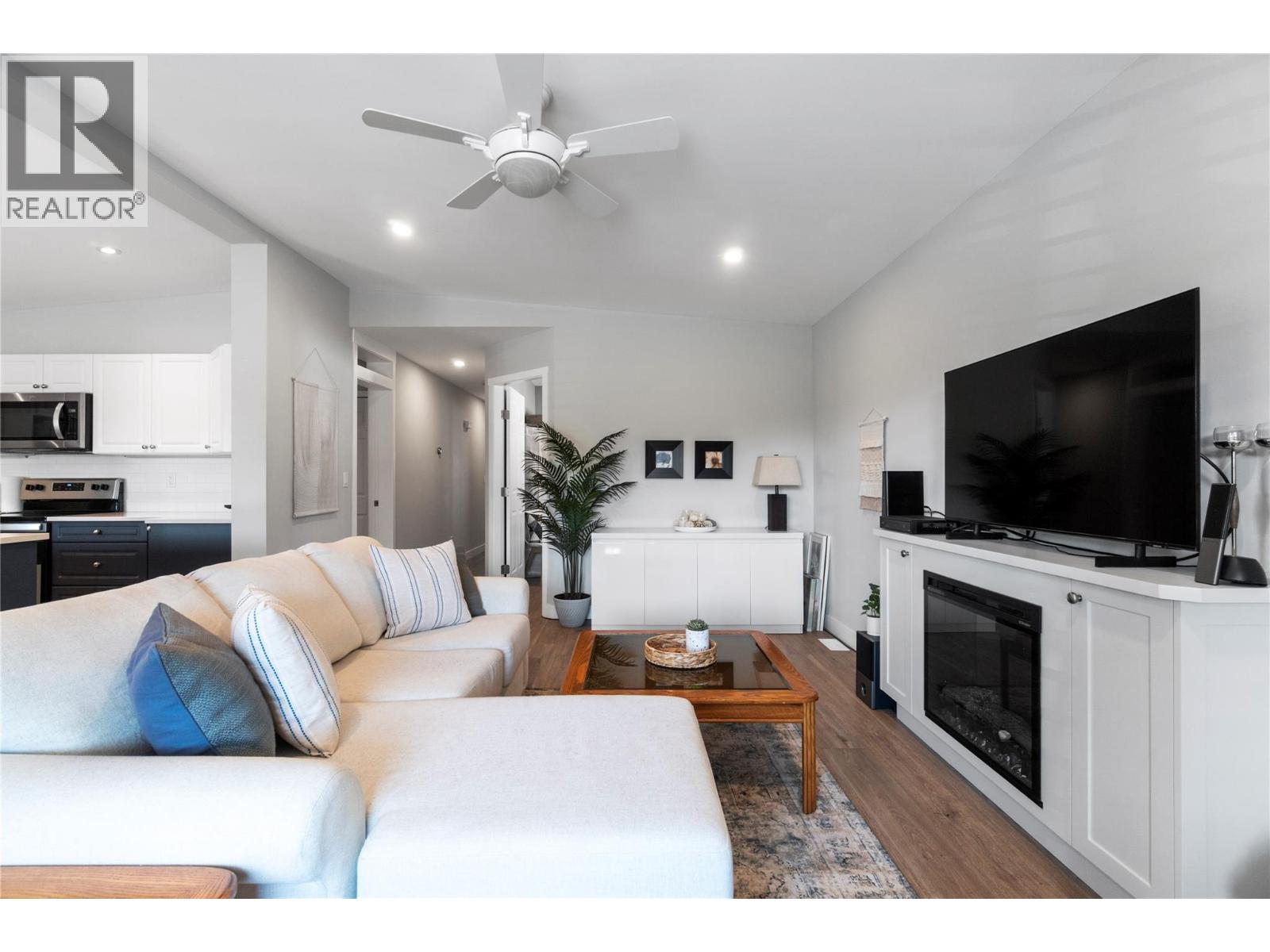 728 Elderberry Walk, Sicamous, British Columbia  V0E 2V0 - Photo 4 - 10374627