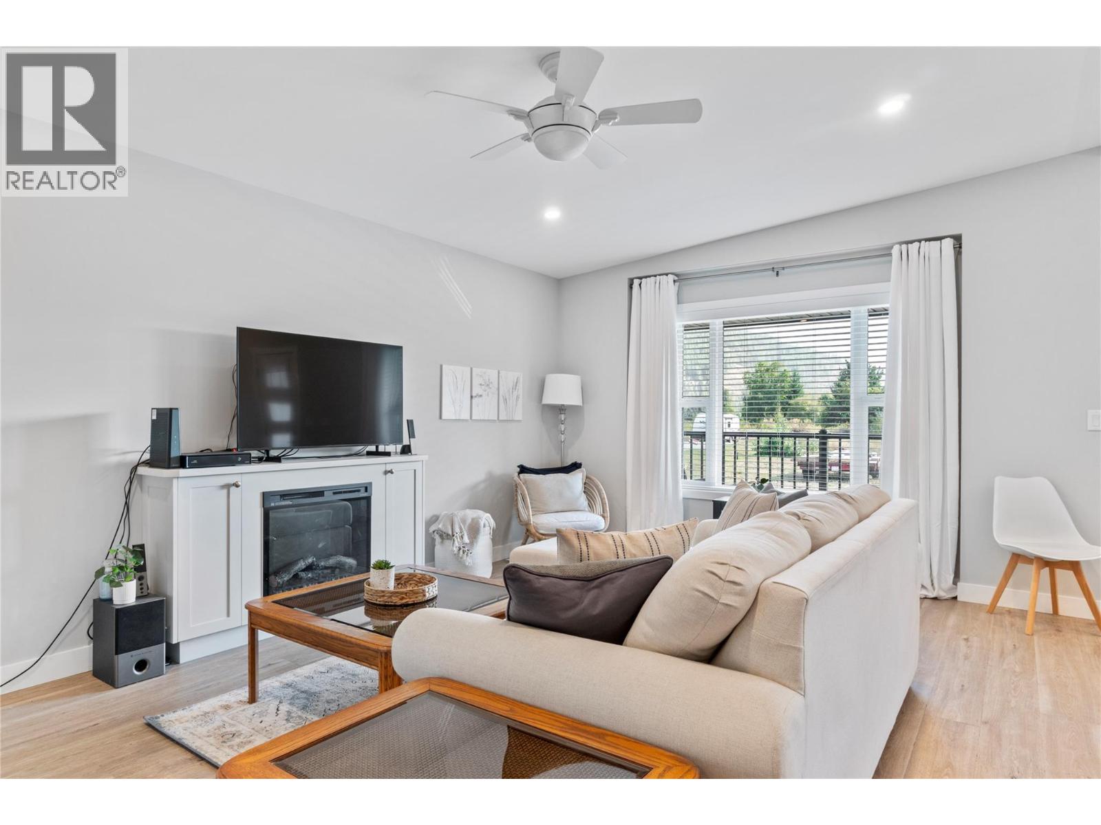 728 Elderberry Walk, Sicamous, British Columbia  V0E 2V0 - Photo 5 - 10374627