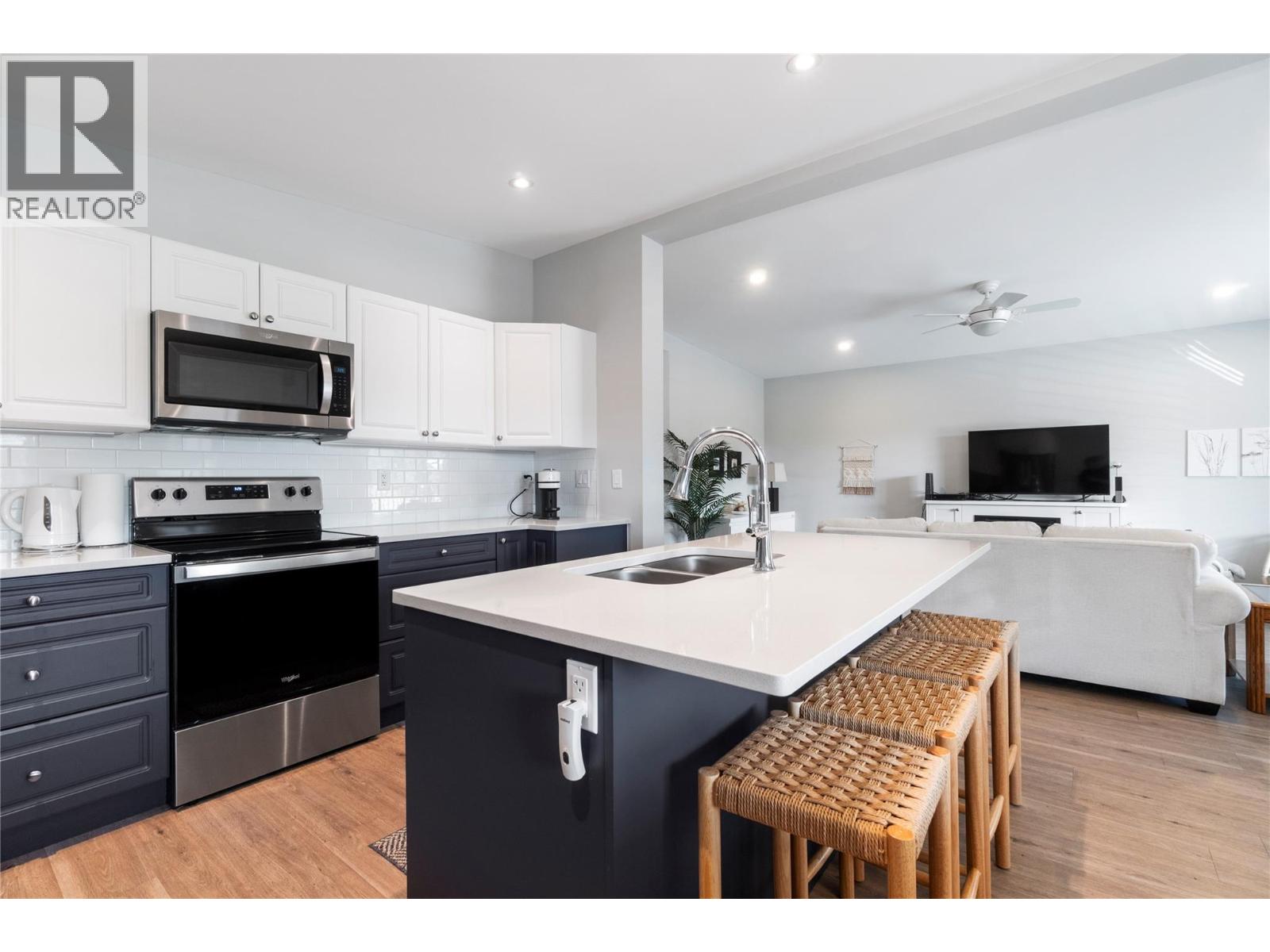 728 Elderberry Walk, Sicamous, British Columbia  V0E 2V0 - Photo 9 - 10374627