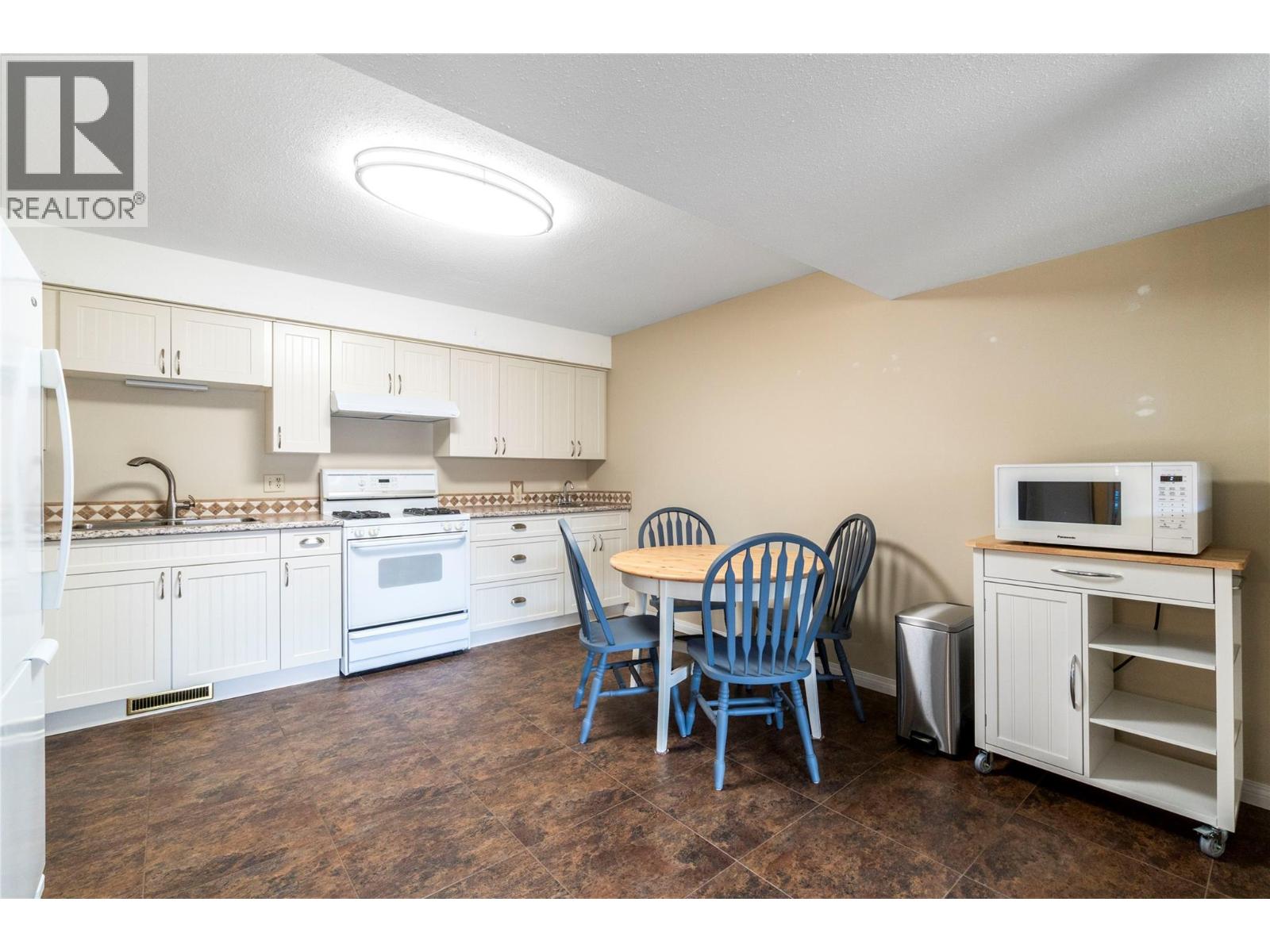 6960 50 Street Ne, Salmon Arm, British Columbia  V0E 1K0 - Photo 32 - 10375319