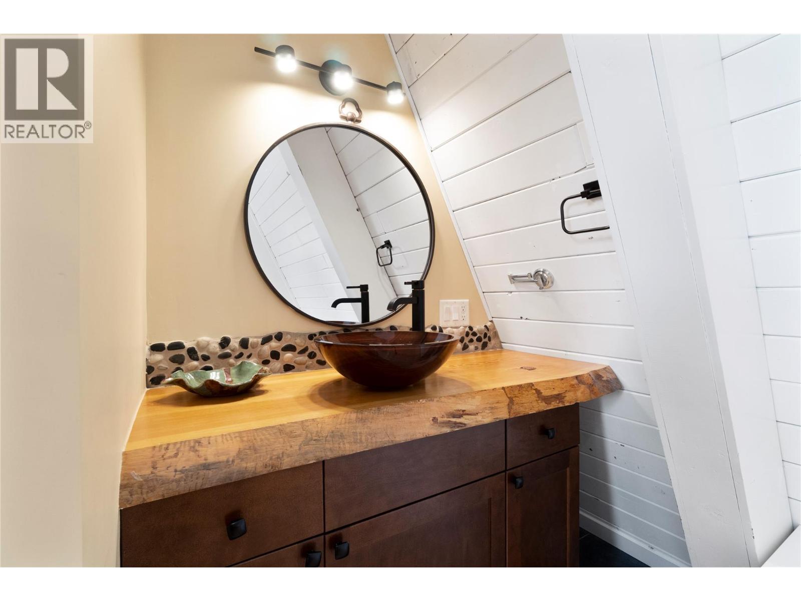 6551 40 Street Nw, Salmon Arm, British Columbia  V1E 3A5 - Photo 32 - 10375537