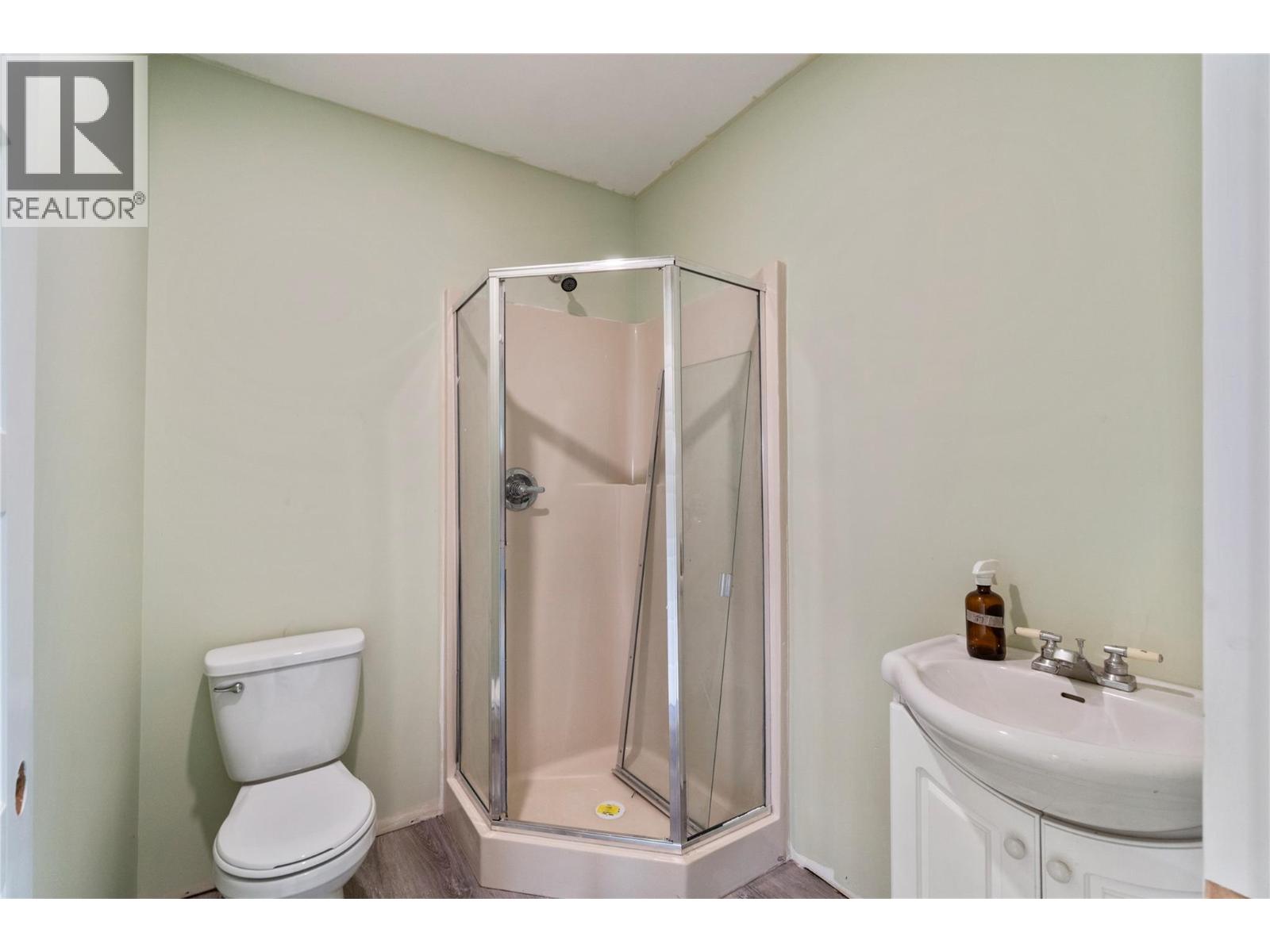 6551 40 Street Nw, Salmon Arm, British Columbia  V1E 3A5 - Photo 37 - 10375537