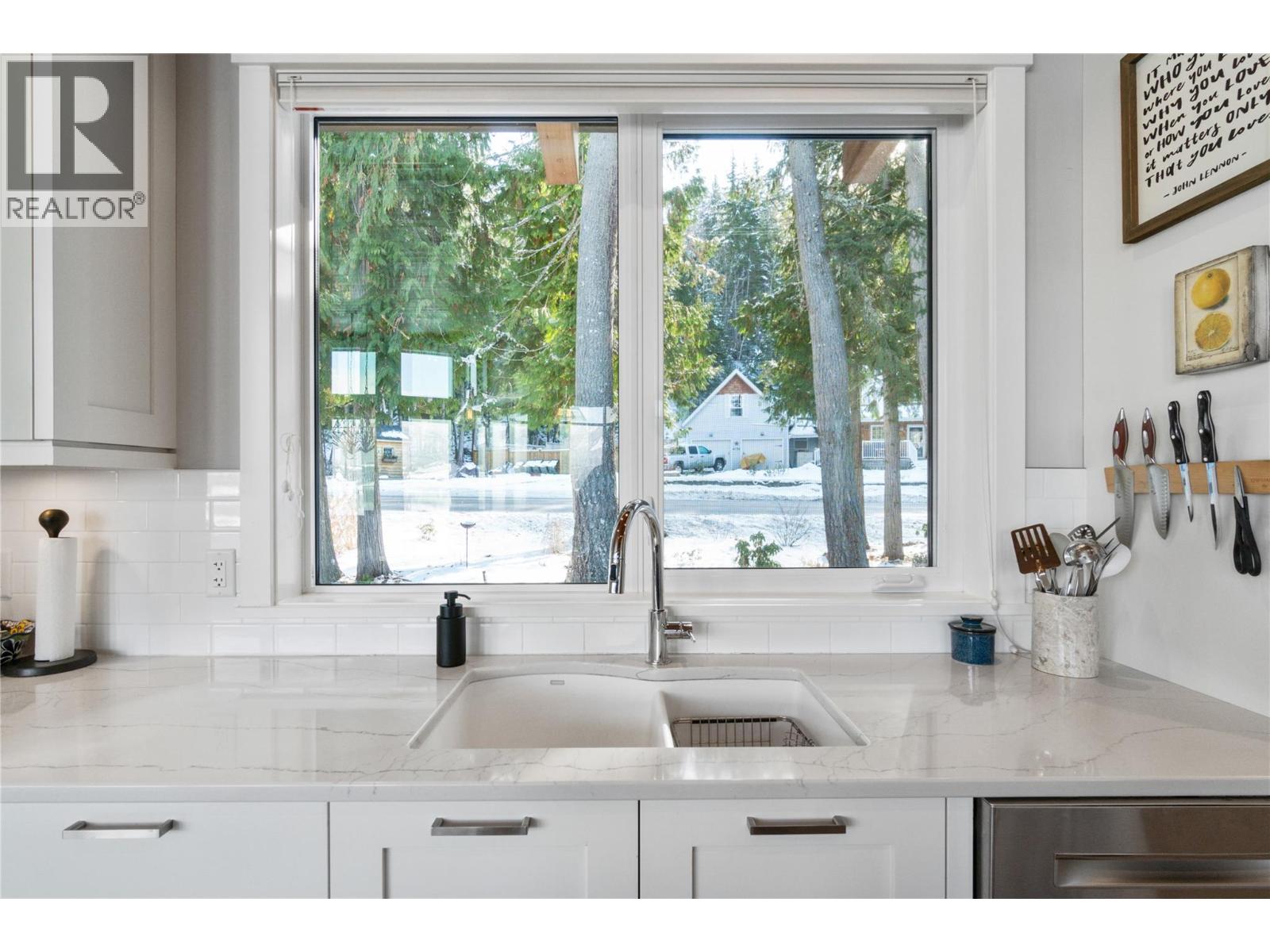 4125 Eagle Bay Road, Eagle Bay, British Columbia V0E 1T0 - Photo 7 - 10375573