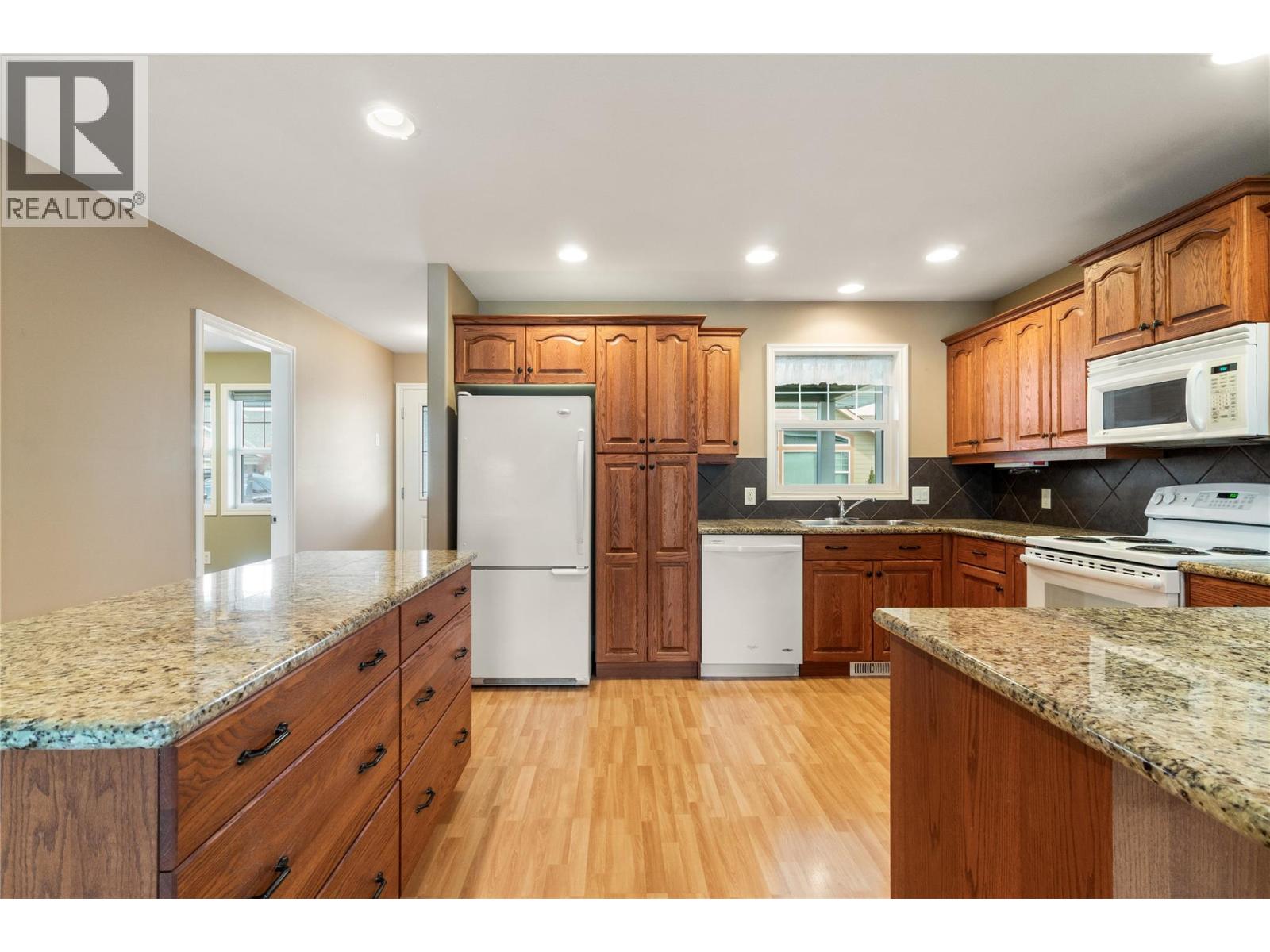 1231 10 Street Sw Unit# 19, Salmon Arm, British Columbia  V1E 0A5 - Photo 5 - 10378138