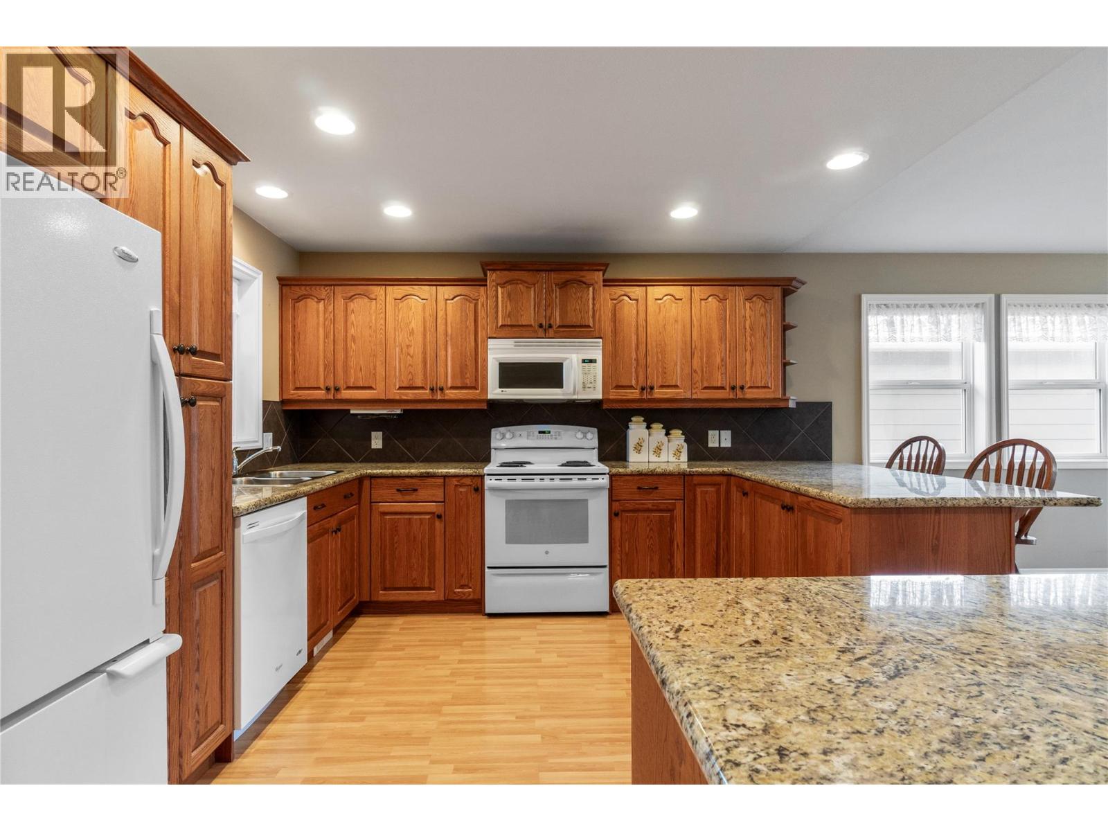 1231 10 Street Sw Unit# 19, Salmon Arm, British Columbia  V1E 0A5 - Photo 6 - 10378138