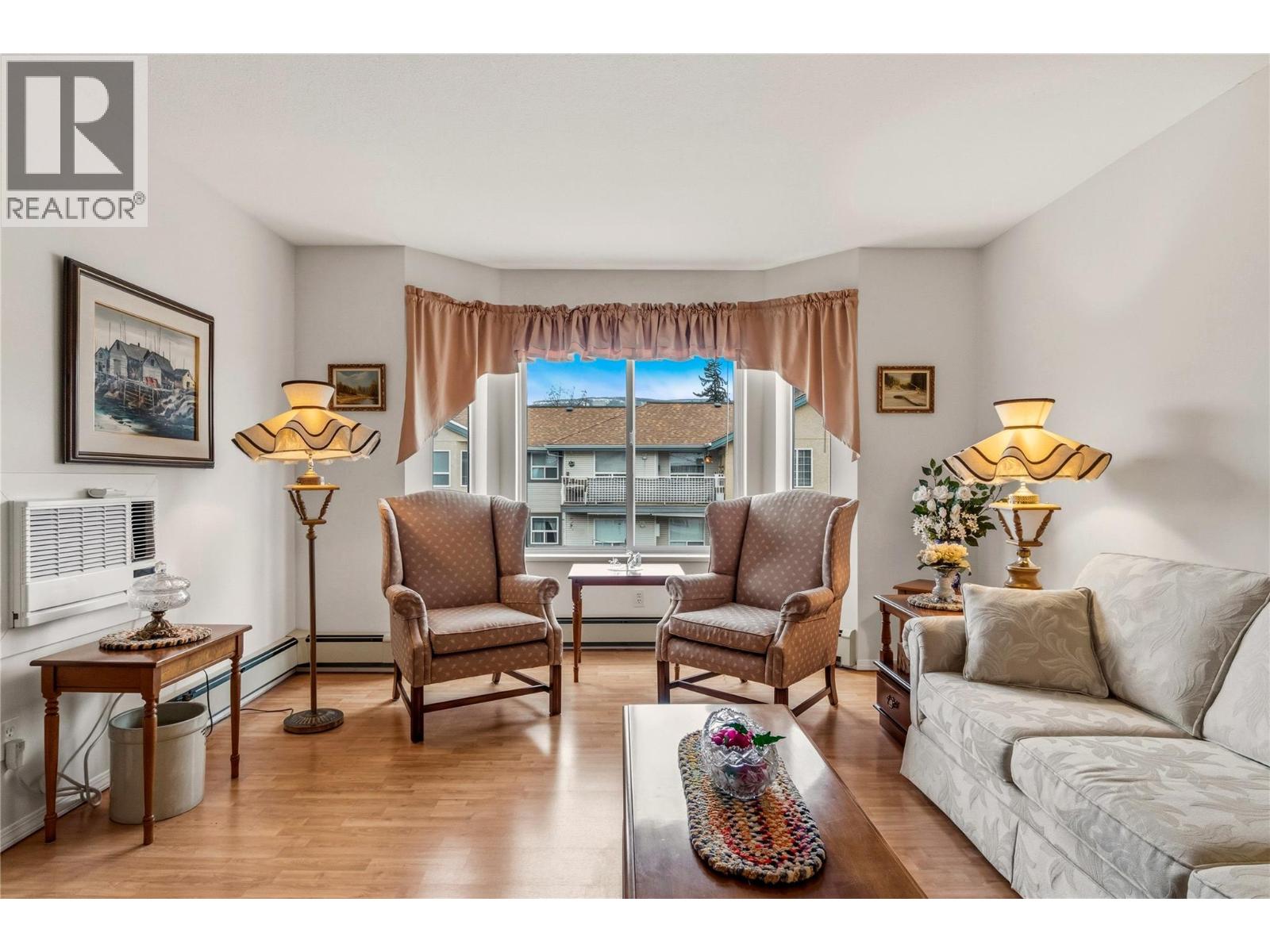 251 6 Street Se Unit# 306, Salmon Arm, British Columbia  V1E 1J9 - Photo 3 - 10378750