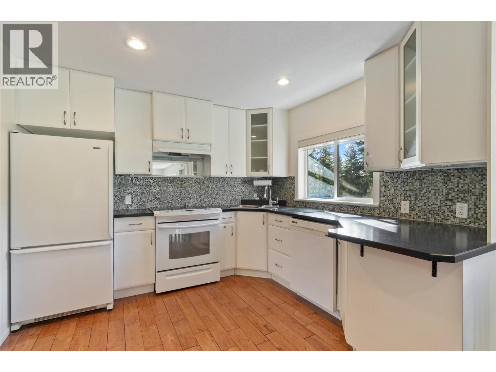 4091 10 Avenue Se, Salmon Arm, British Columbia V1E 1W7 - Photo 10 - 10381154