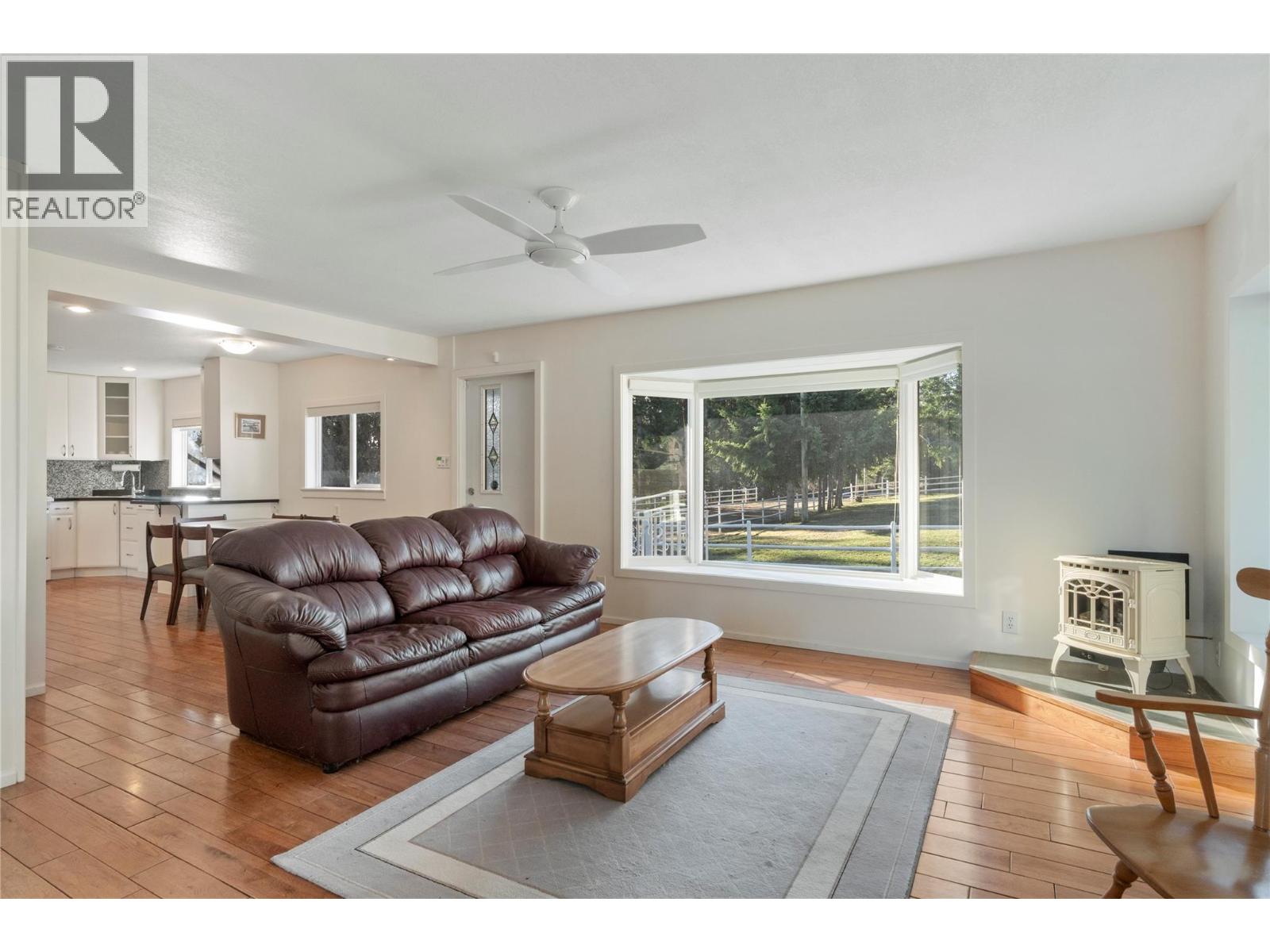 4091 10 Avenue Se, Salmon Arm, British Columbia V1E 1W7 - Photo 7 - 10381154