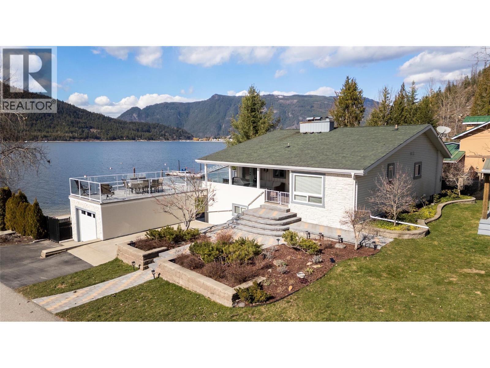 82 Montcalm Crescent, Sicamous, British Columbia  V0E 2V1 - Photo 2 - 10380968