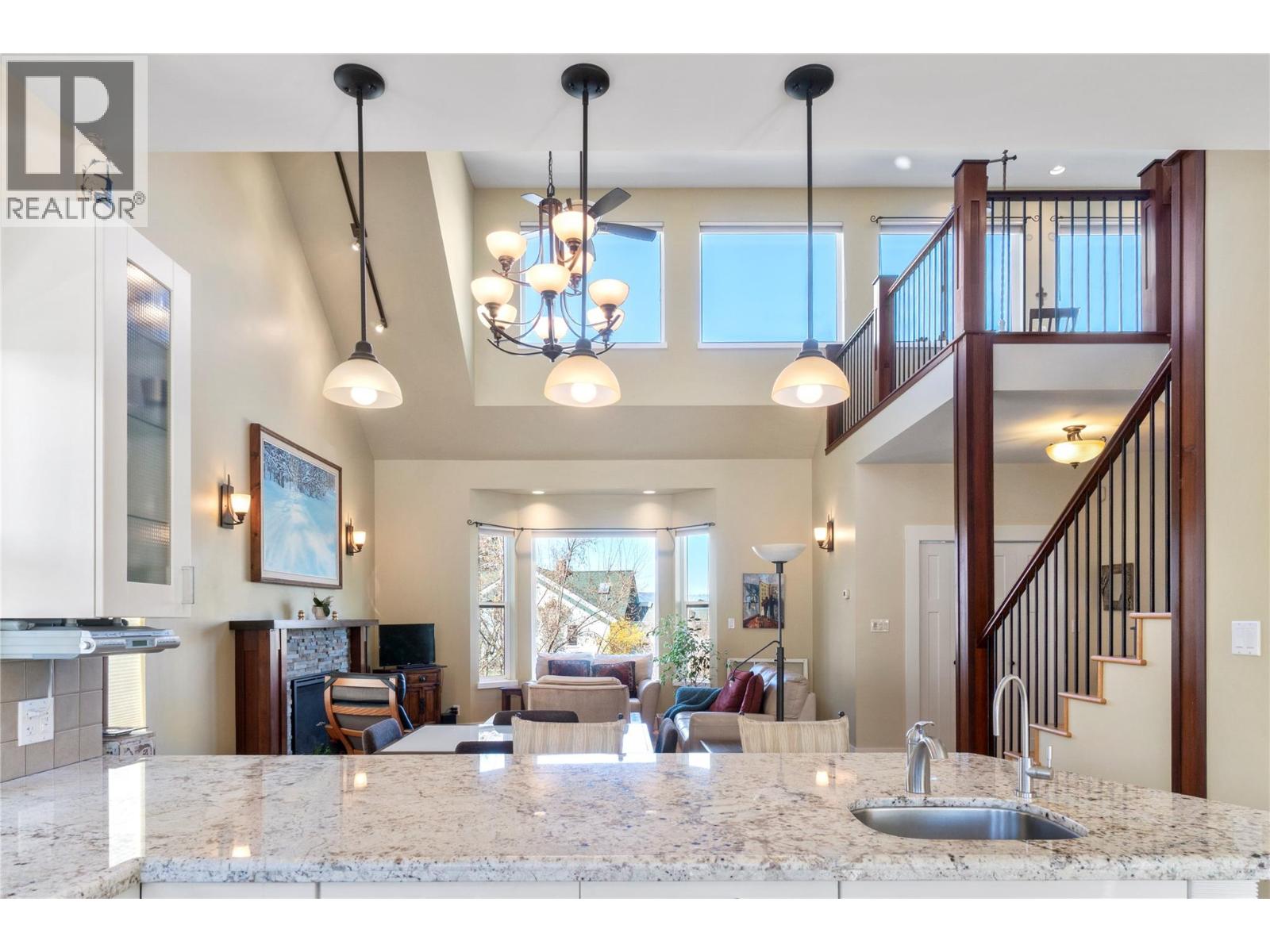 1050 9 Avenue Ne, Salmon Arm, British Columbia  V1E 4A8 - Photo 17 - 10383100