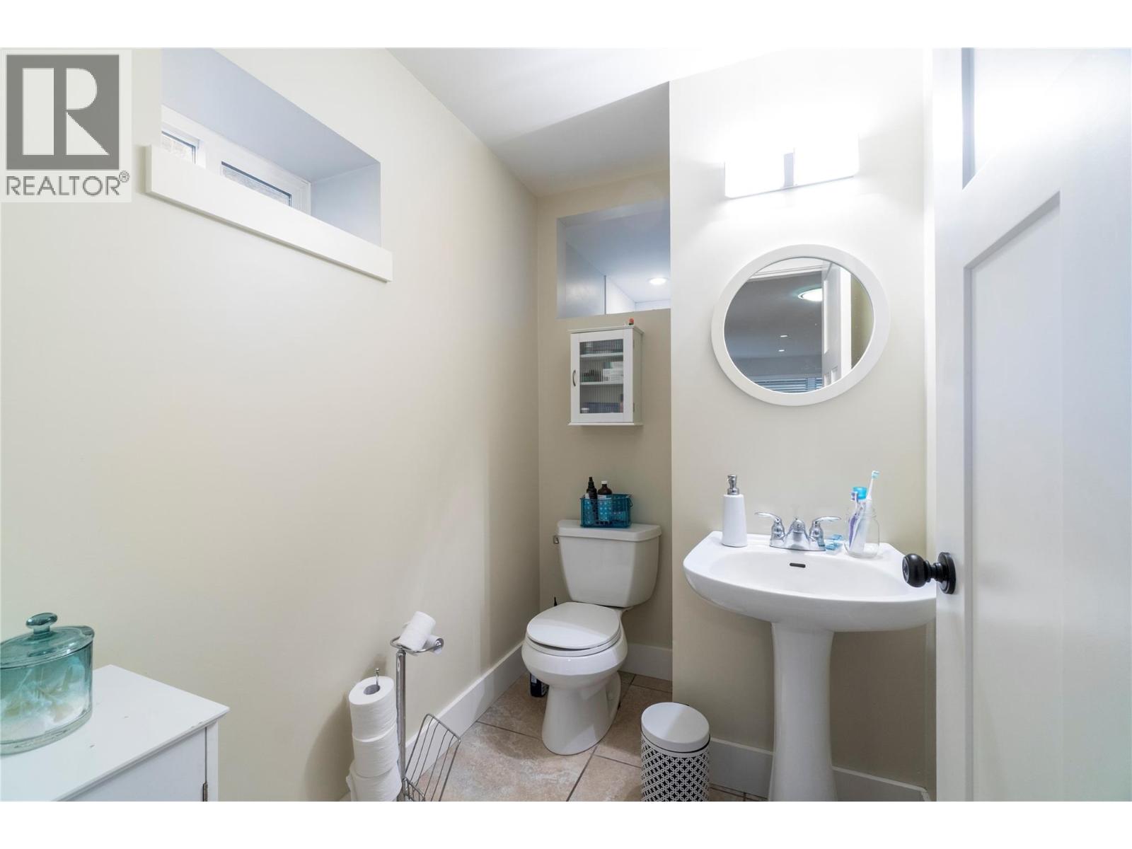 1050 9 Avenue Ne, Salmon Arm, British Columbia  V1E 4A8 - Photo 42 - 10383100