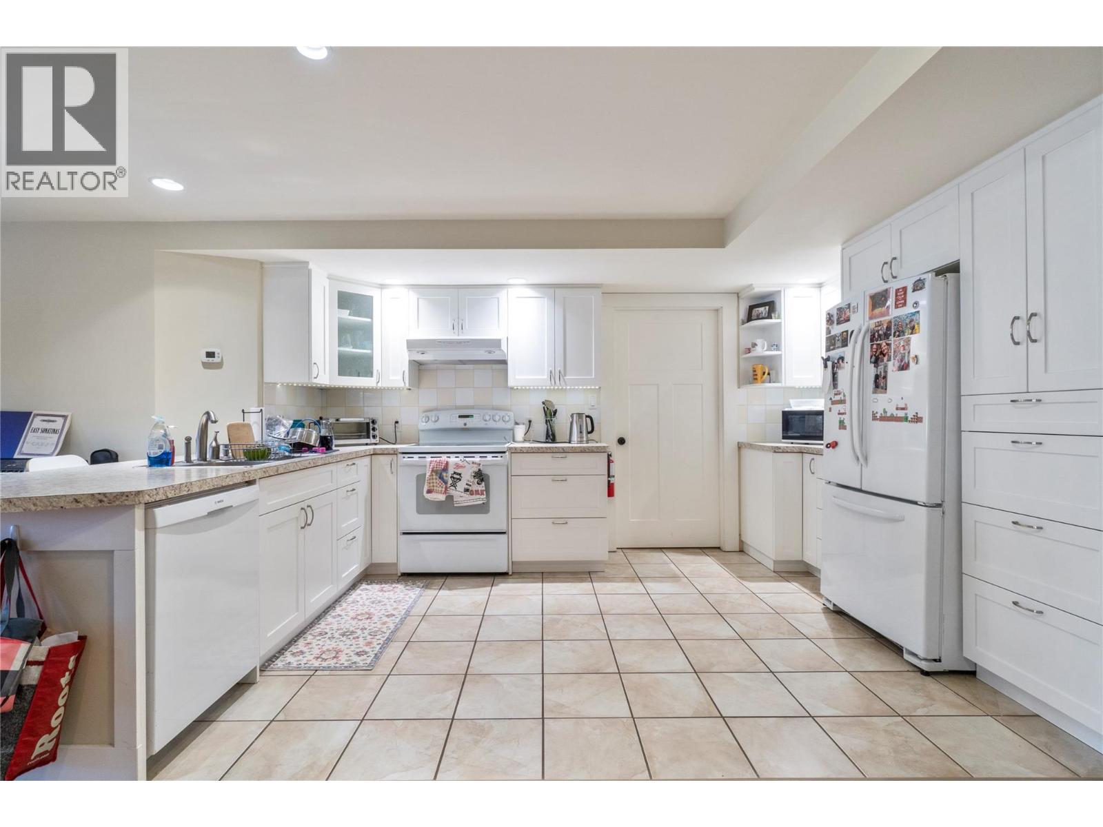 1050 9 Avenue Ne, Salmon Arm, British Columbia  V1E 4A8 - Photo 44 - 10383100