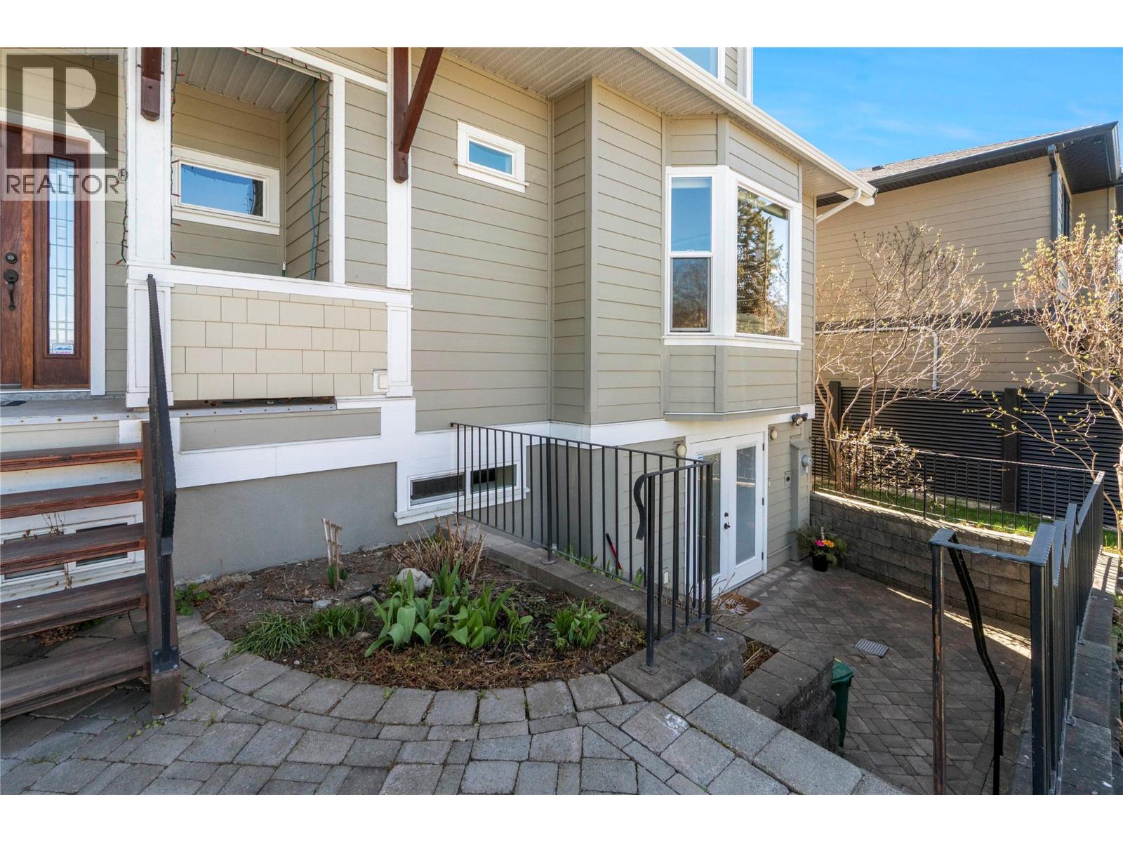 1050 9 Avenue Ne, Salmon Arm, British Columbia  V1E 4A8 - Photo 50 - 10383100