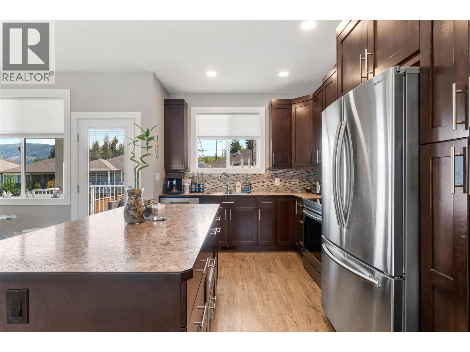 1260 23 Street Se, Salmon Arm, British Columbia  V1E 0C7 - Photo 4 - 10384983