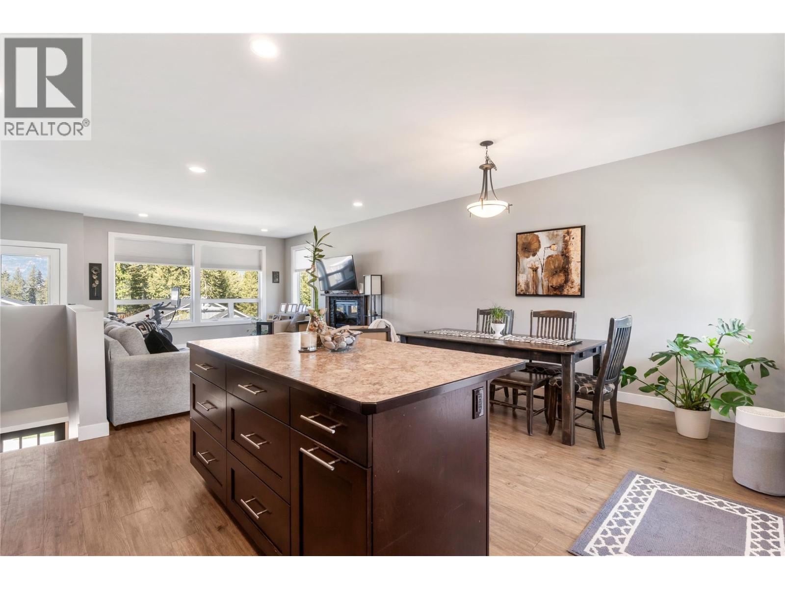 1260 23 Street Se, Salmon Arm, British Columbia  V1E 0C7 - Photo 8 - 10384983