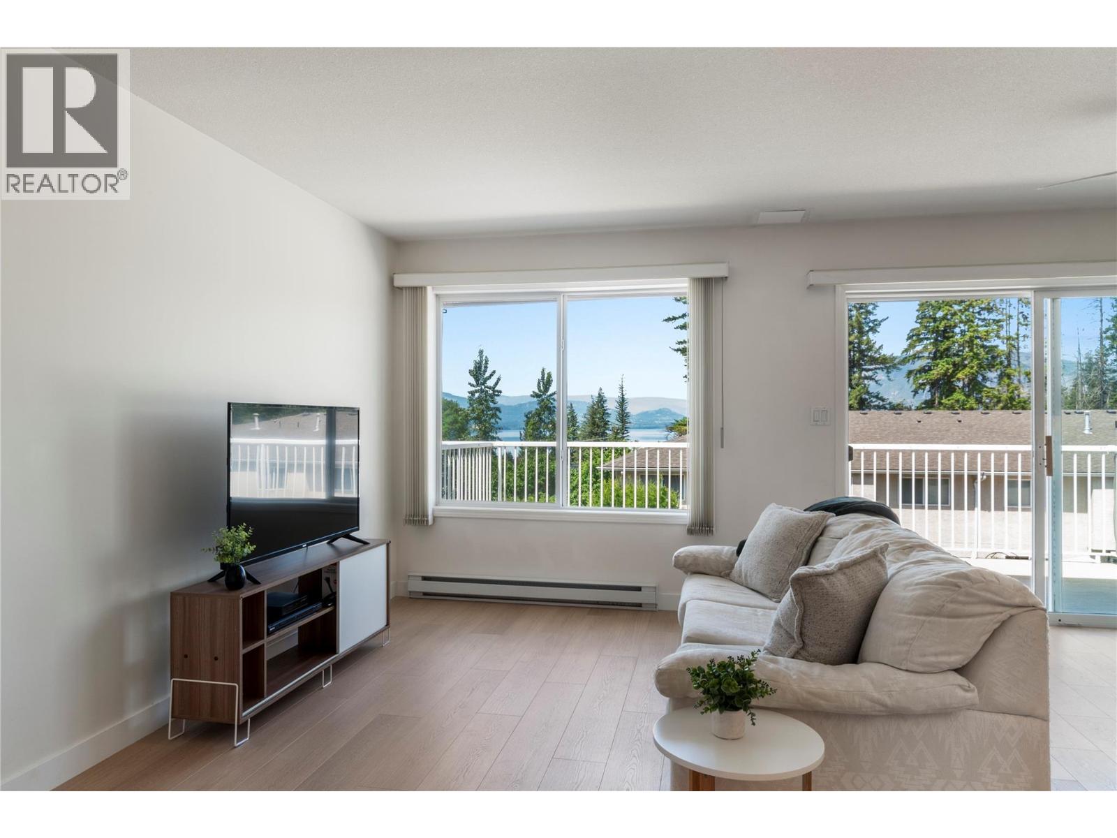 71 25 Street Se Unit# 3, Salmon Arm, British Columbia  V1E 1S2 - Photo 10 - 10389190