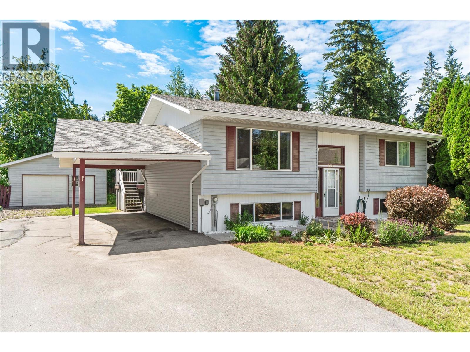 851 26 Street SE, salmon arm, British Columbia