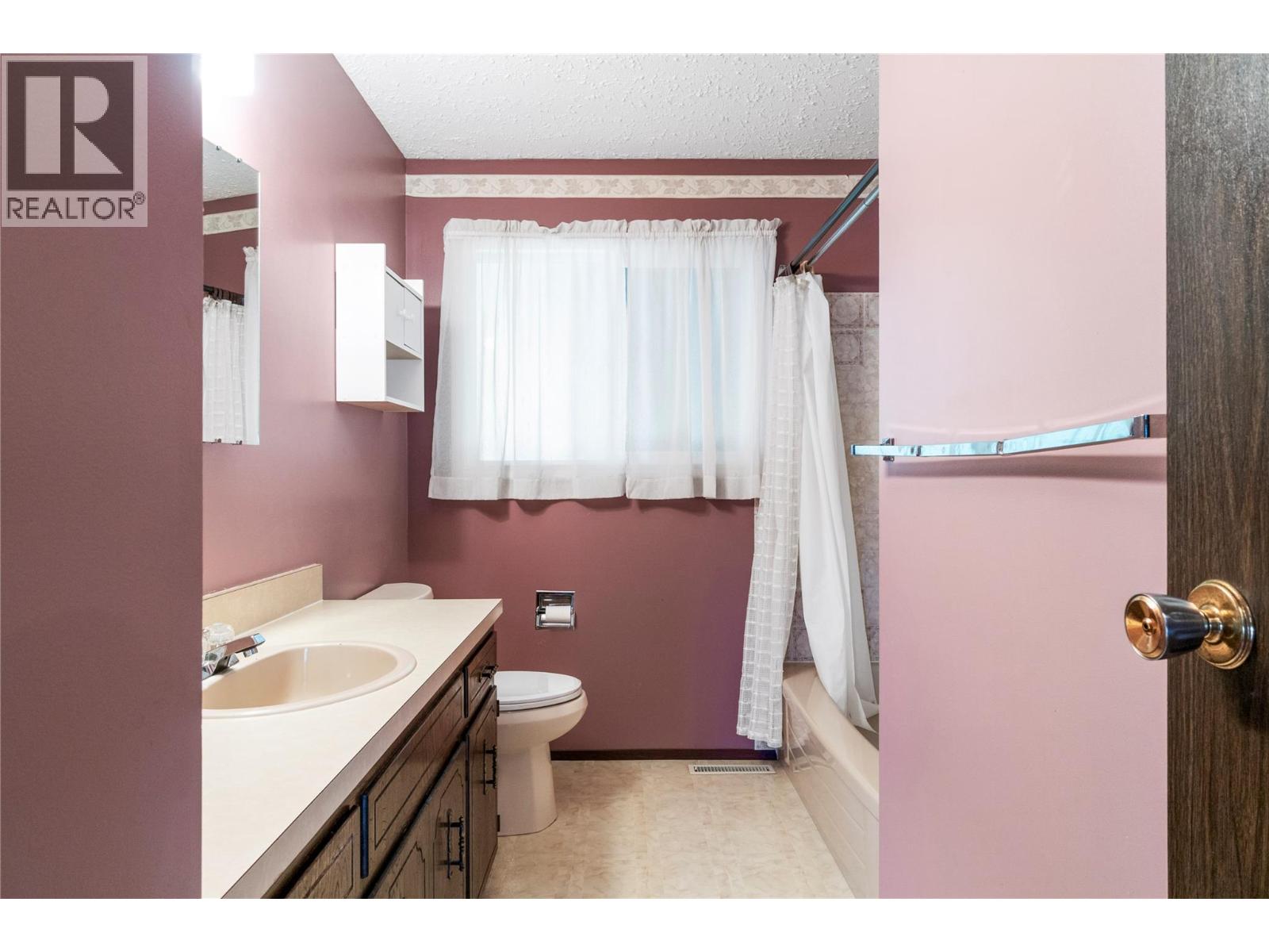 851 26 Street Se, Salmon Arm, British Columbia V1E 2H6 - Photo 19 - 10389410