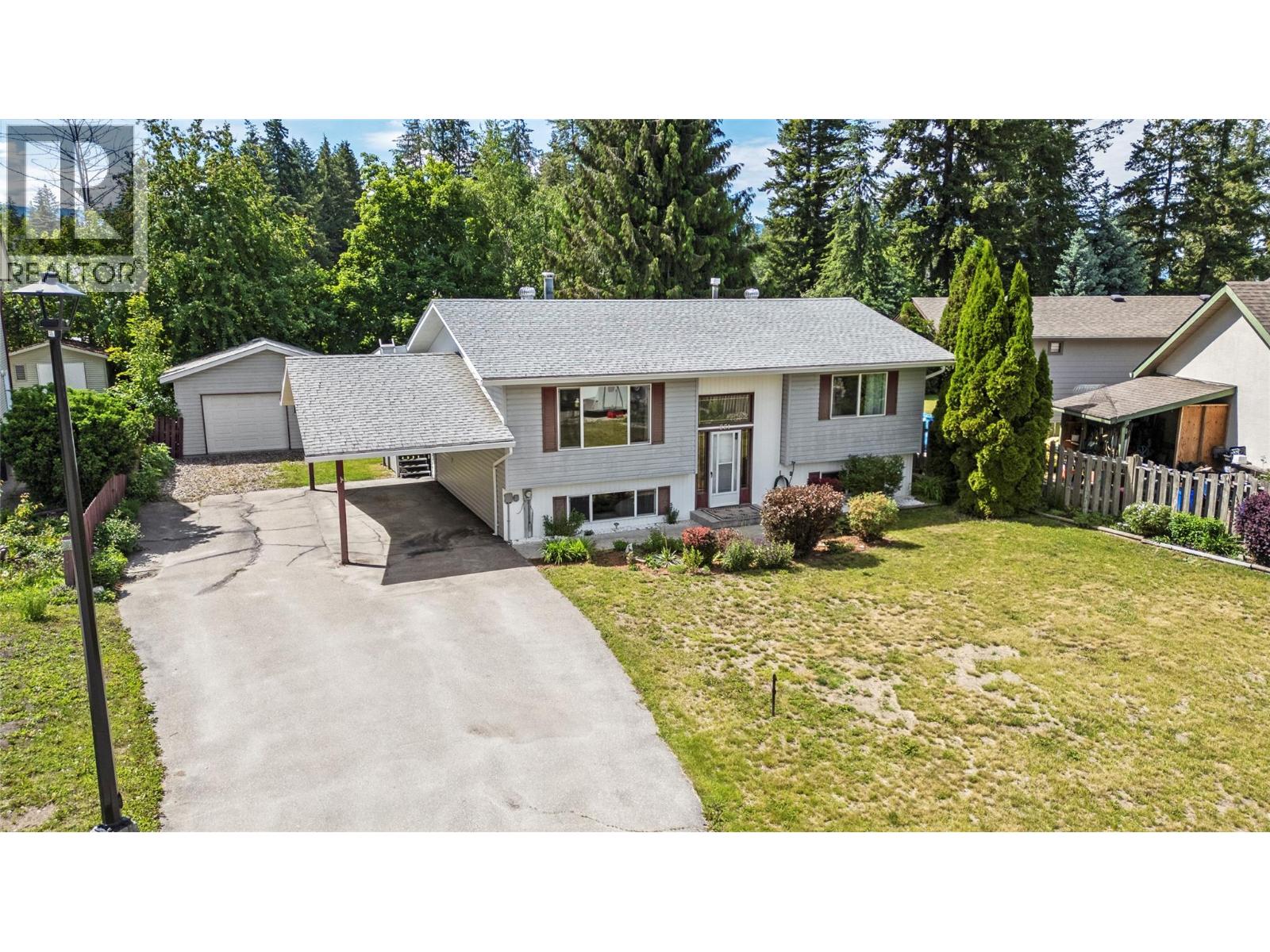 851 26 Street Se, Salmon Arm, British Columbia V1E 2H6 - Photo 28 - 10389410