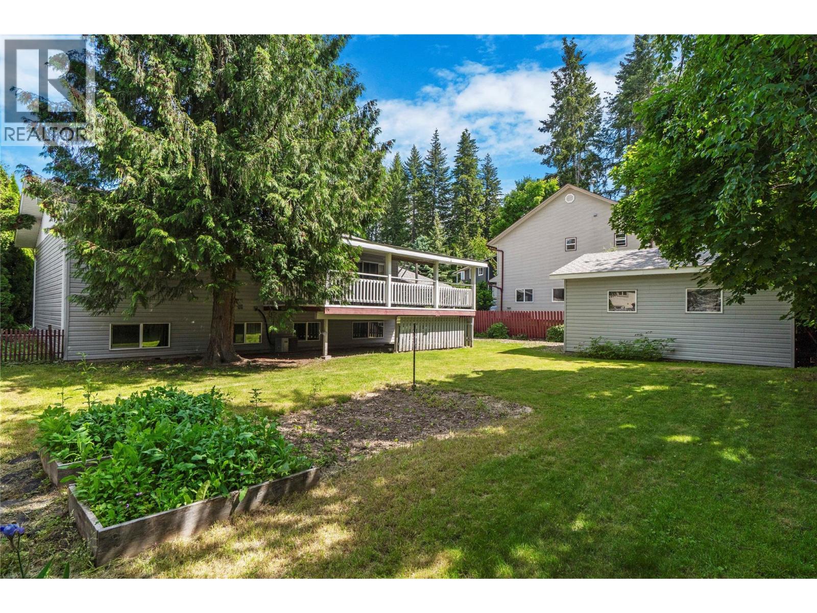 851 26 Street Se, Salmon Arm, British Columbia V1E 2H6 - Photo 32 - 10389410