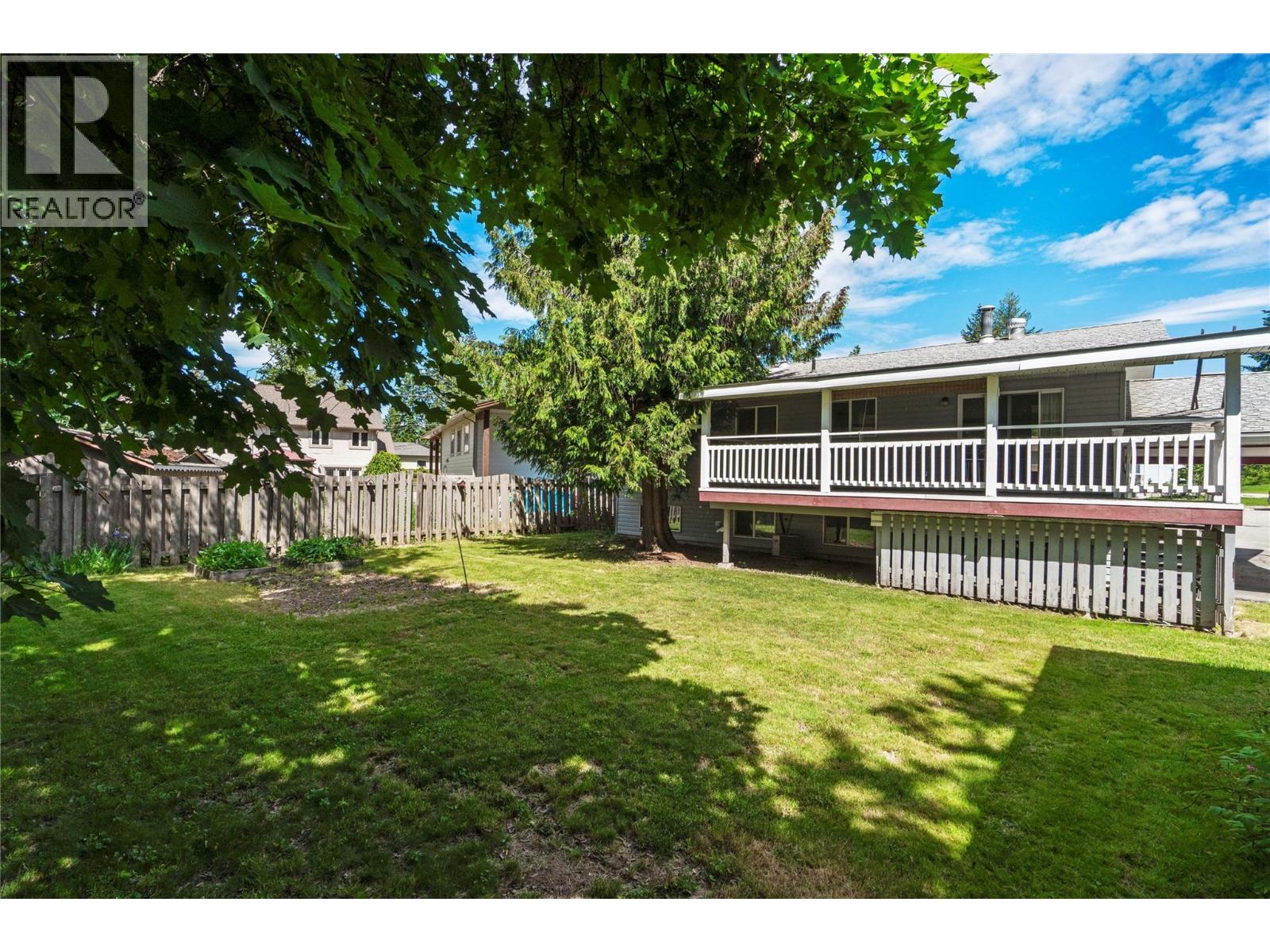 851 26 Street Se, Salmon Arm, British Columbia V1E 2H6 - Photo 36 - 10389410