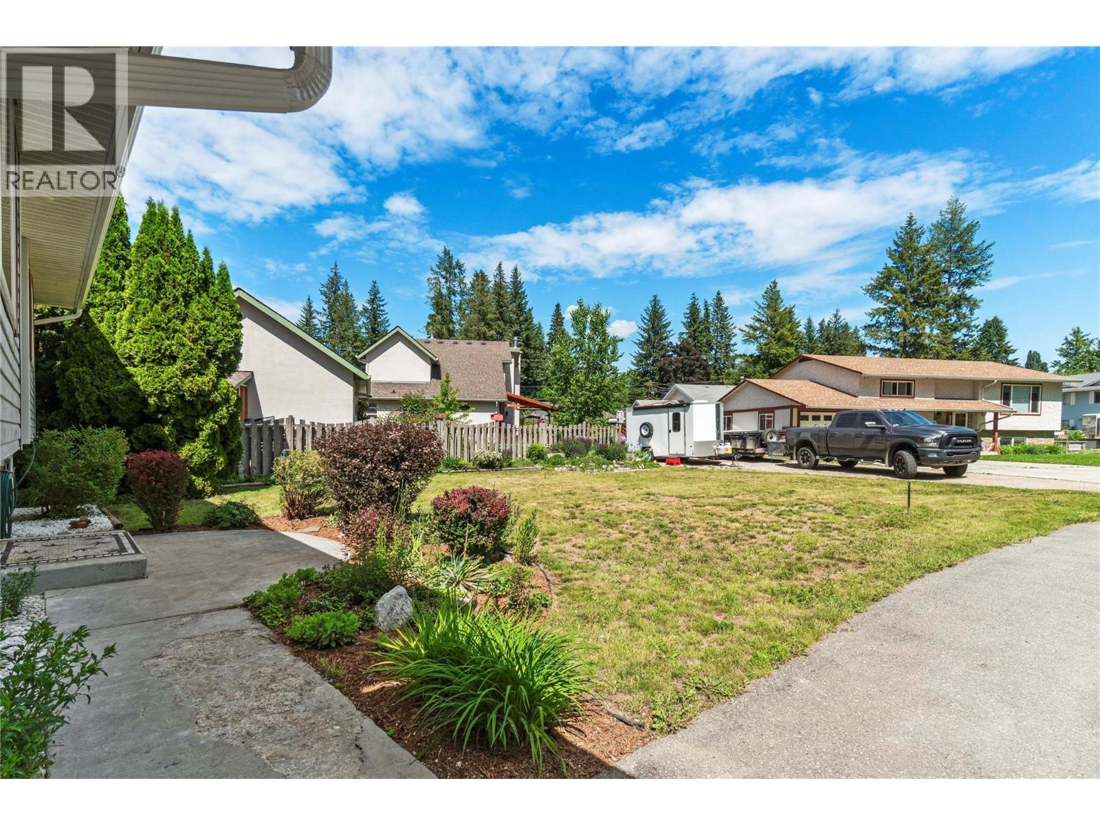 851 26 Street Se, Salmon Arm, British Columbia V1E 2H6 - Photo 39 - 10389410
