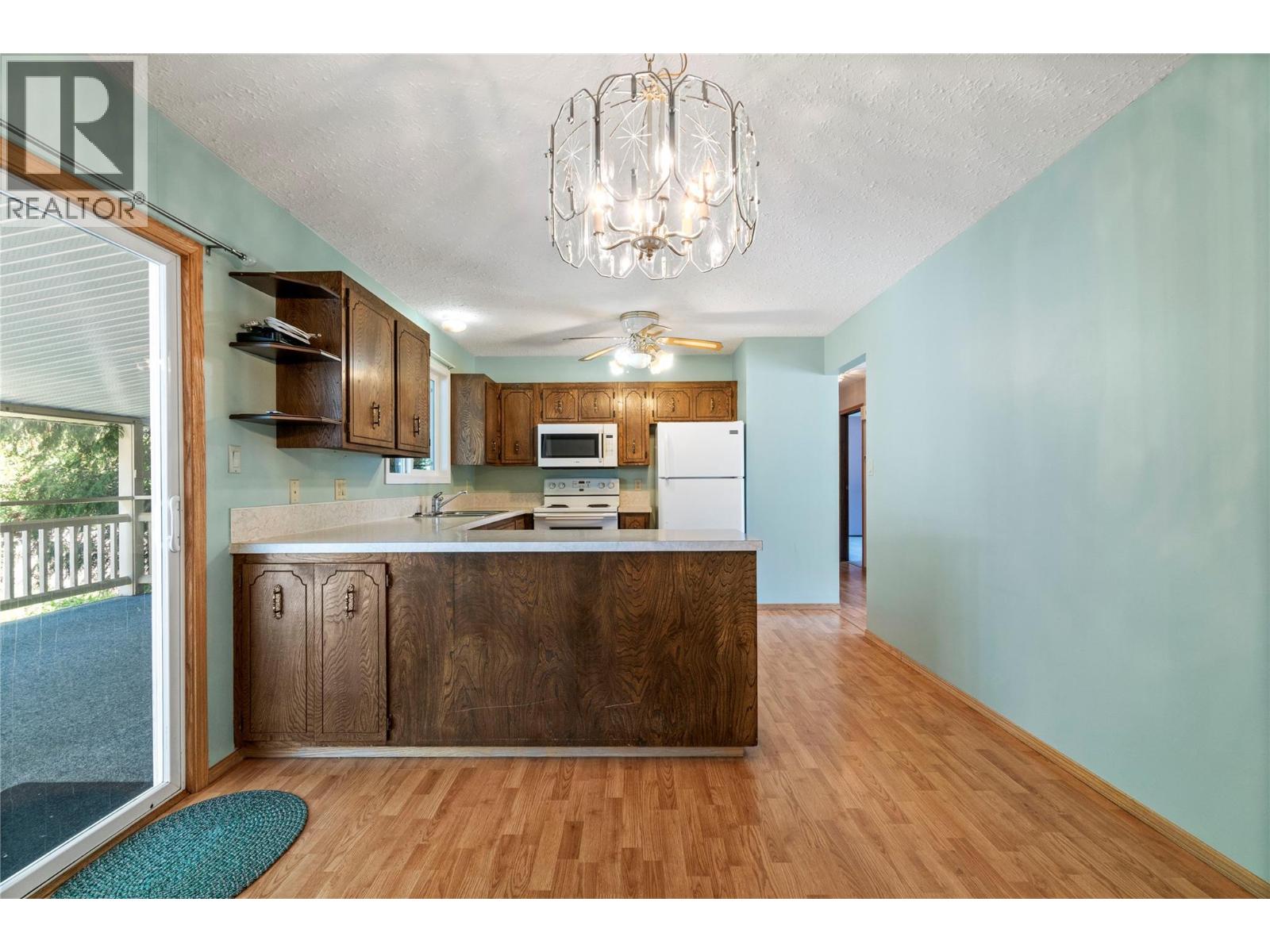 851 26 Street Se, Salmon Arm, British Columbia V1E 2H6 - Photo 7 - 10389410