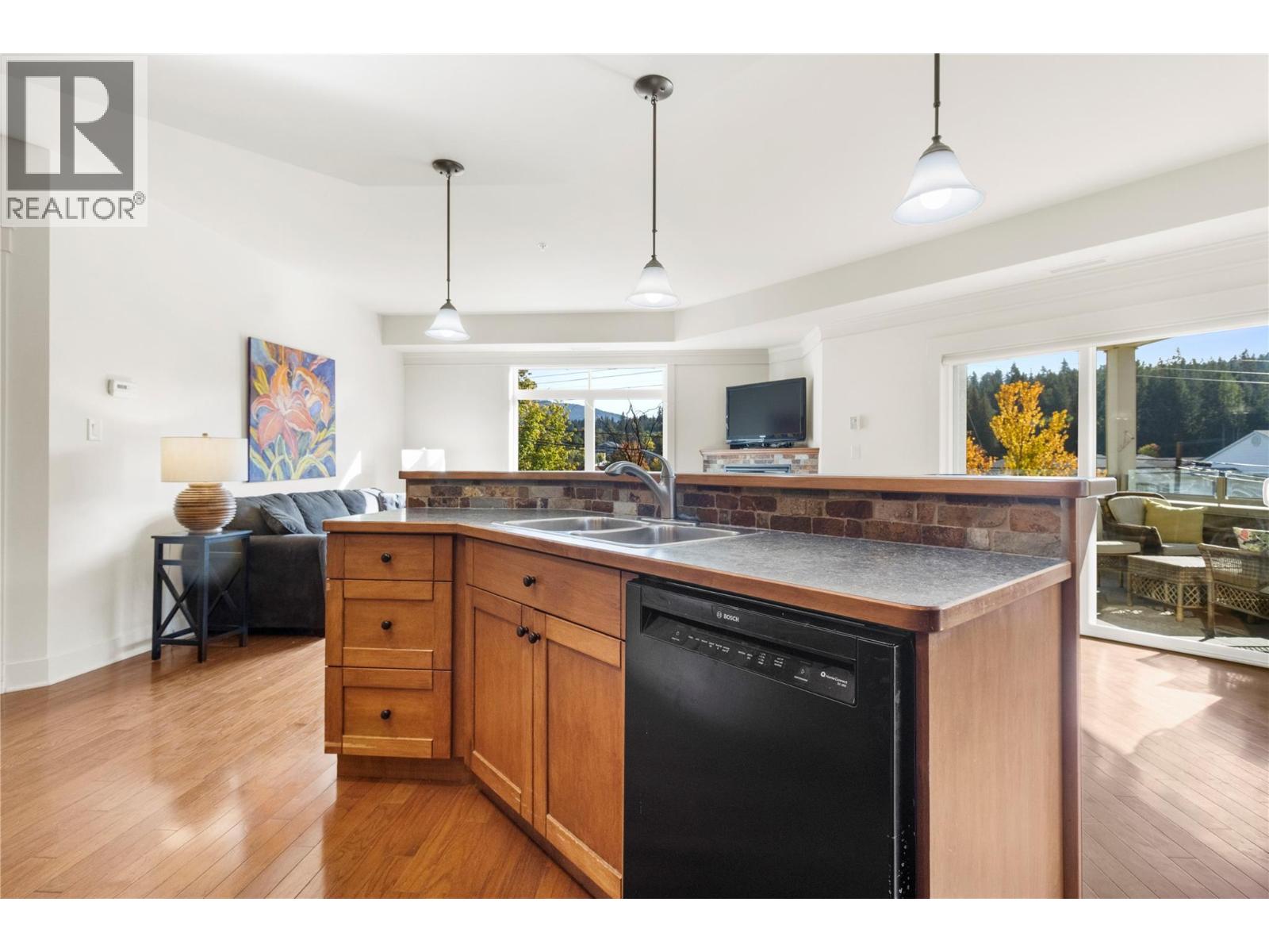 611 Shuswap Street Sw Unit# 103, Salmon Arm, British Columbia  V1E 0A2 - Photo 6 - 10389725
