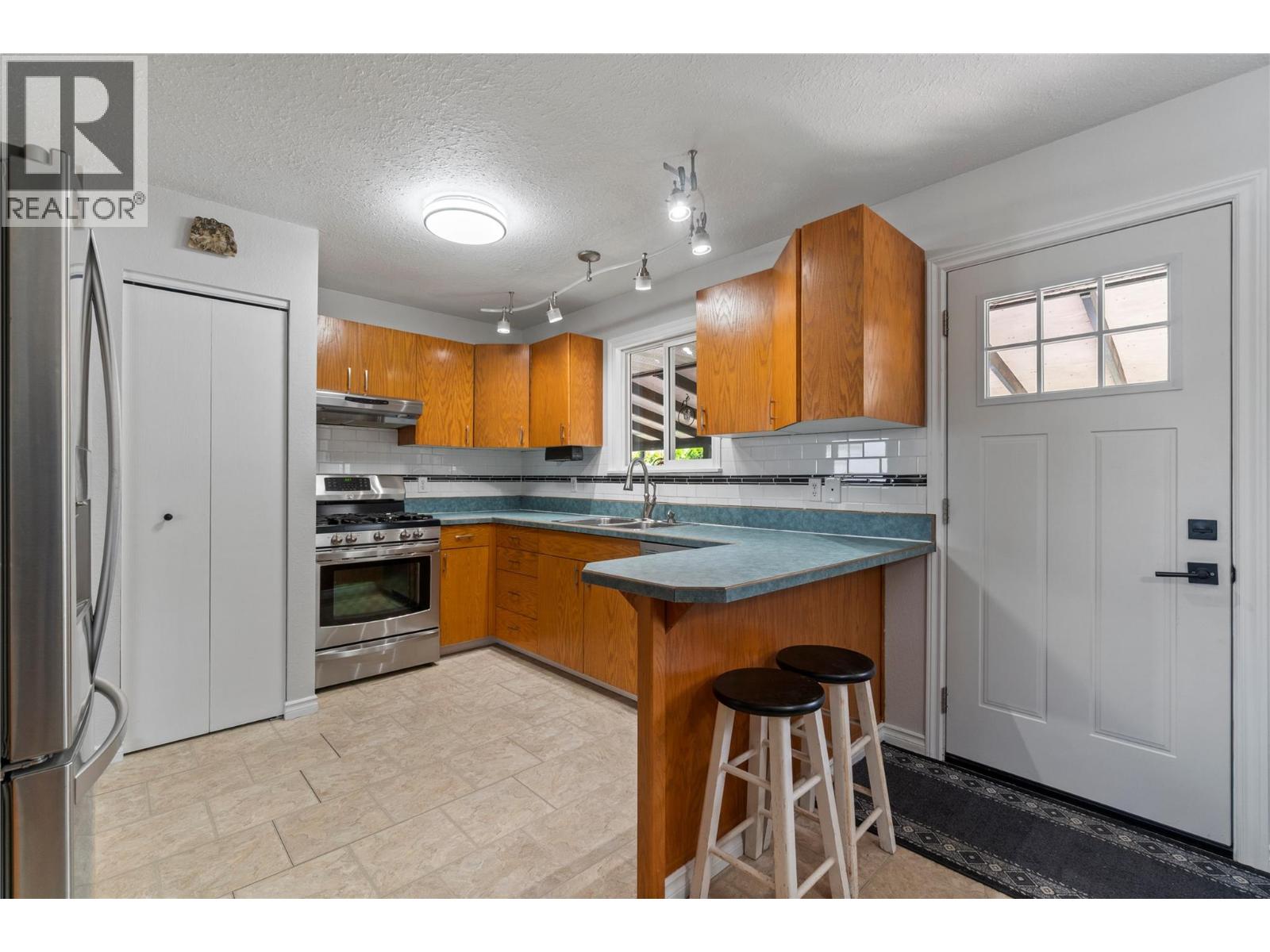 4750 71 Avenue Ne, Salmon Arm, British Columbia V0E 1K0 - Photo 11 - 10391387