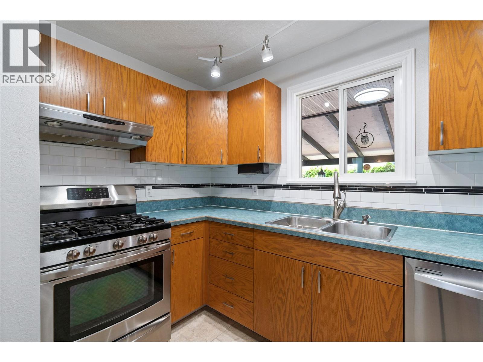 4750 71 Avenue Ne, Salmon Arm, British Columbia V0E 1K0 - Photo 12 - 10391387