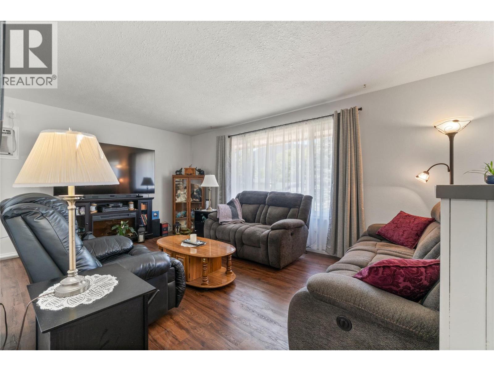 4750 71 Avenue Ne, Salmon Arm, British Columbia V0E 1K0 - Photo 4 - 10391387