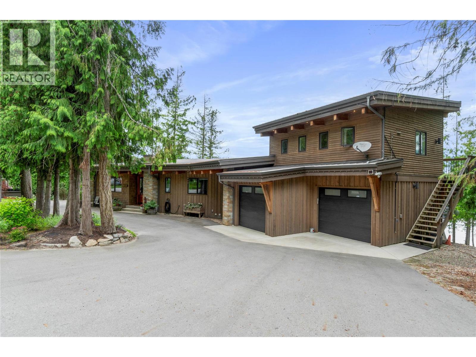 4125 Eagle Bay Road, Eagle Bay, British Columbia V0E 1T0 - Photo 2 - 10391647