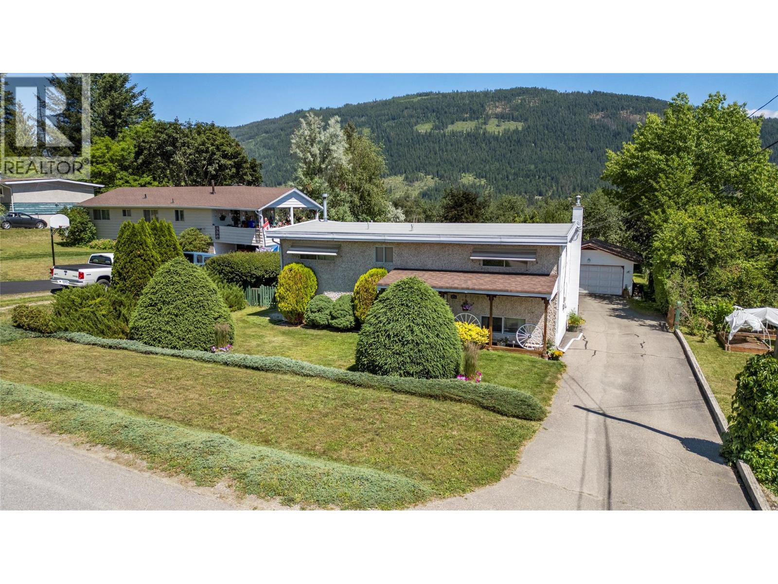 1730 36 Street NE, salmon arm, British Columbia