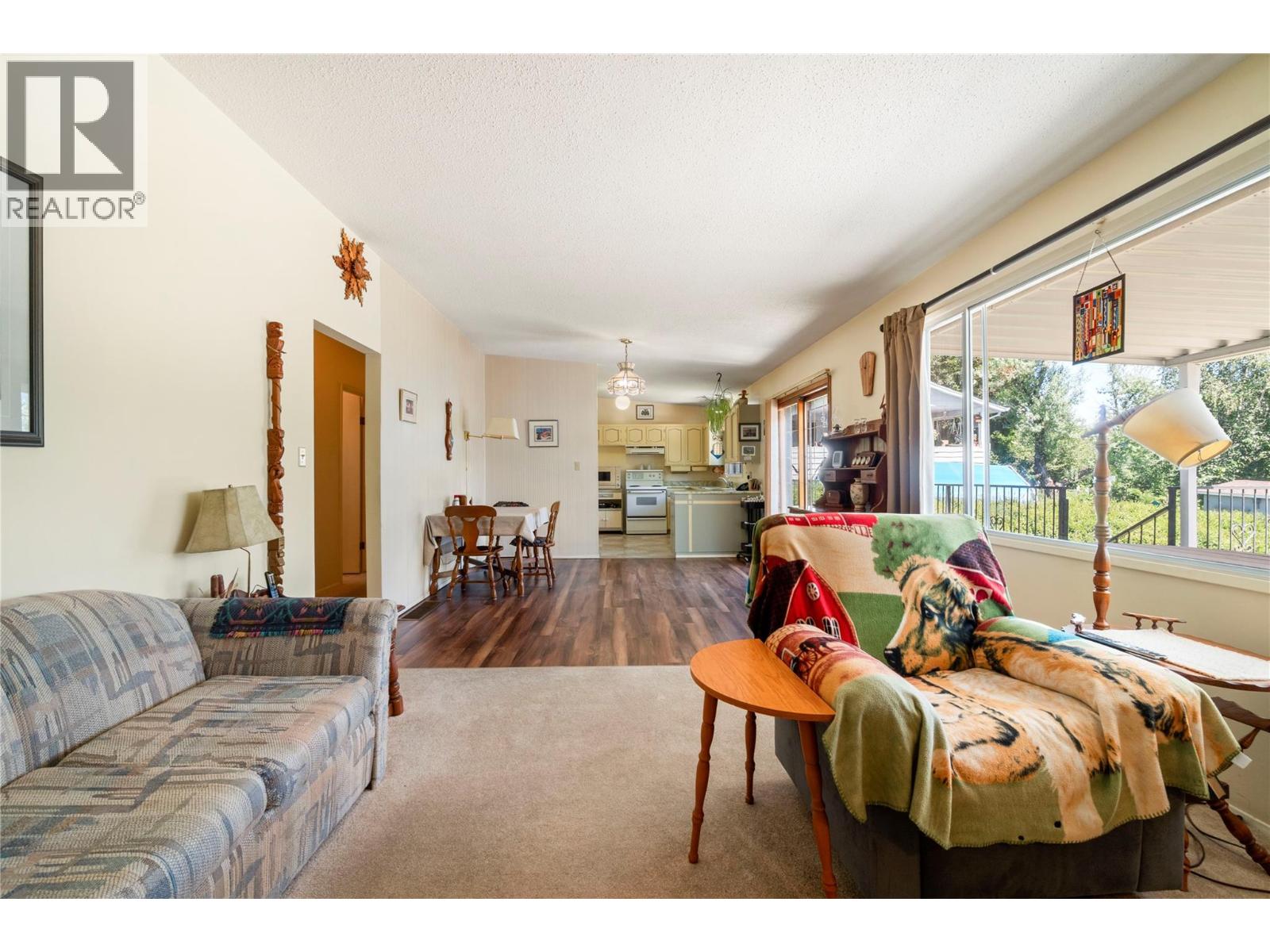 1730 36 Street Ne, Salmon Arm, British Columbia V1E 2Z1 - Photo 11 - 10392172
