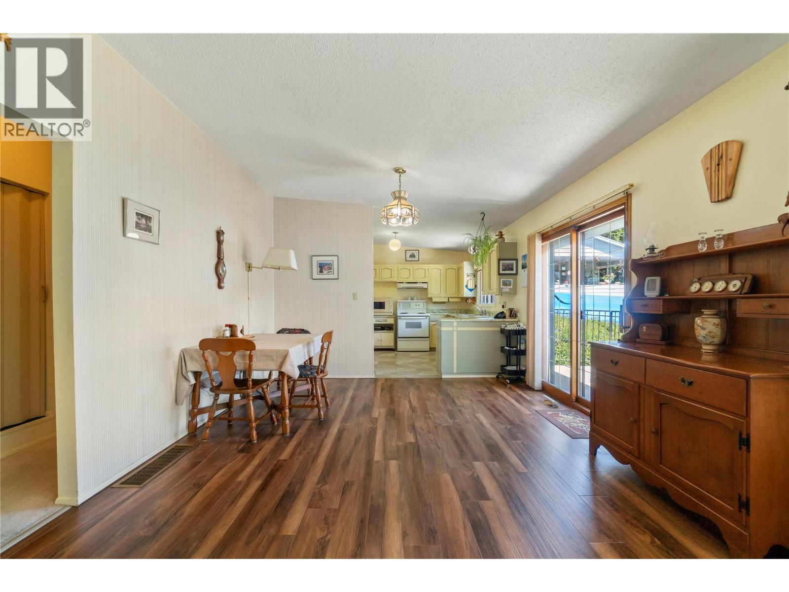 1730 36 Street Ne, Salmon Arm, British Columbia V1E 2Z1 - Photo 12 - 10392172