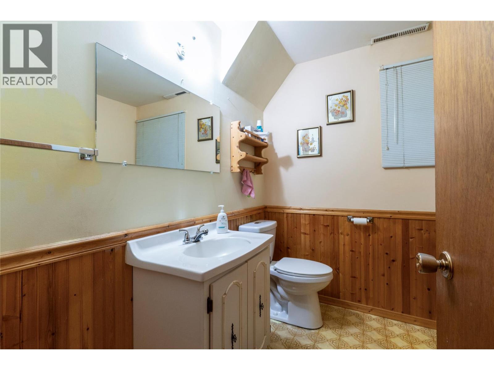 1730 36 Street Ne, Salmon Arm, British Columbia V1E 2Z1 - Photo 18 - 10392172