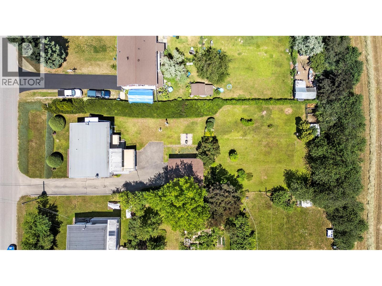 1730 36 Street Ne, Salmon Arm, British Columbia V1E 2Z1 - Photo 2 - 10392172
