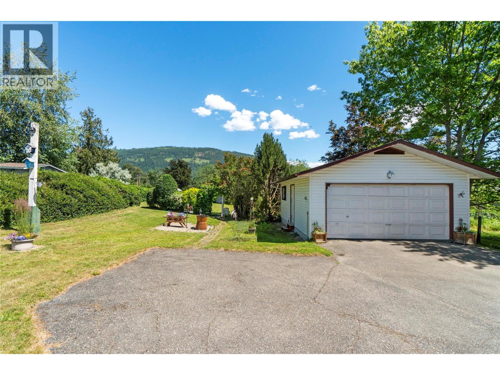 1730 36 Street Ne, Salmon Arm, British Columbia V1E 2Z1 - Photo 26 - 10392172