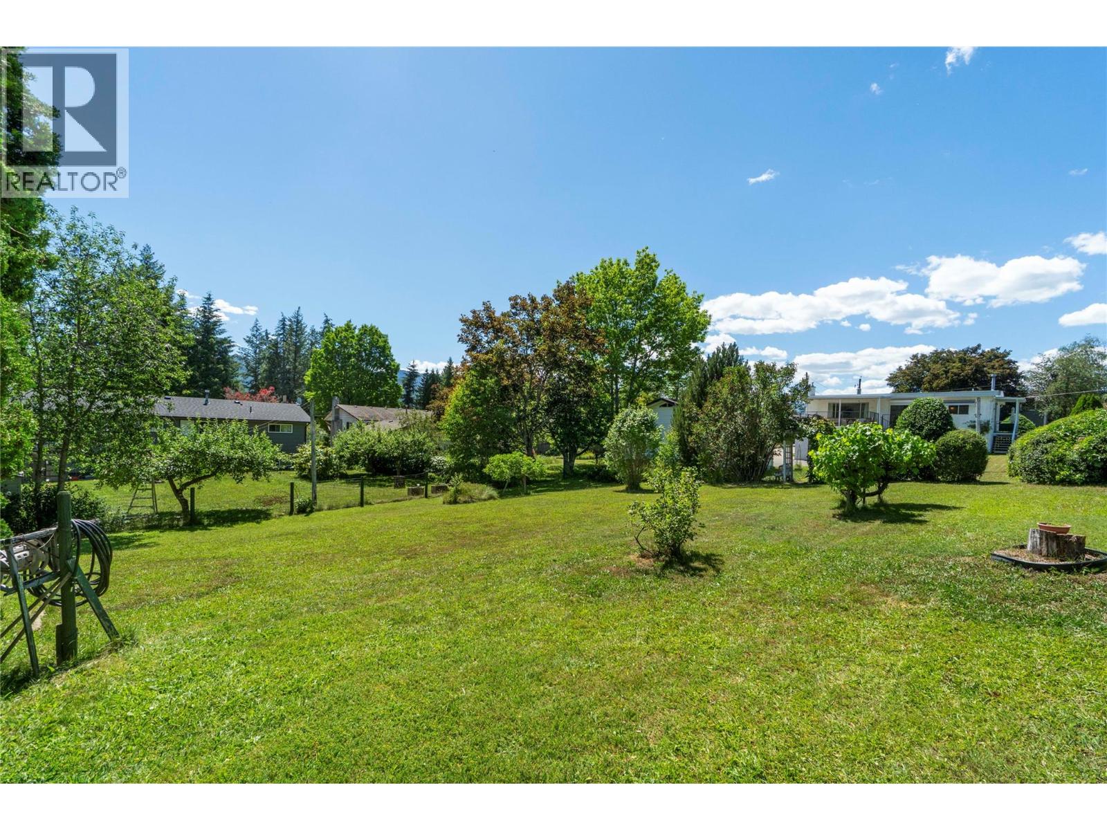 1730 36 Street Ne, Salmon Arm, British Columbia V1E 2Z1 - Photo 31 - 10392172