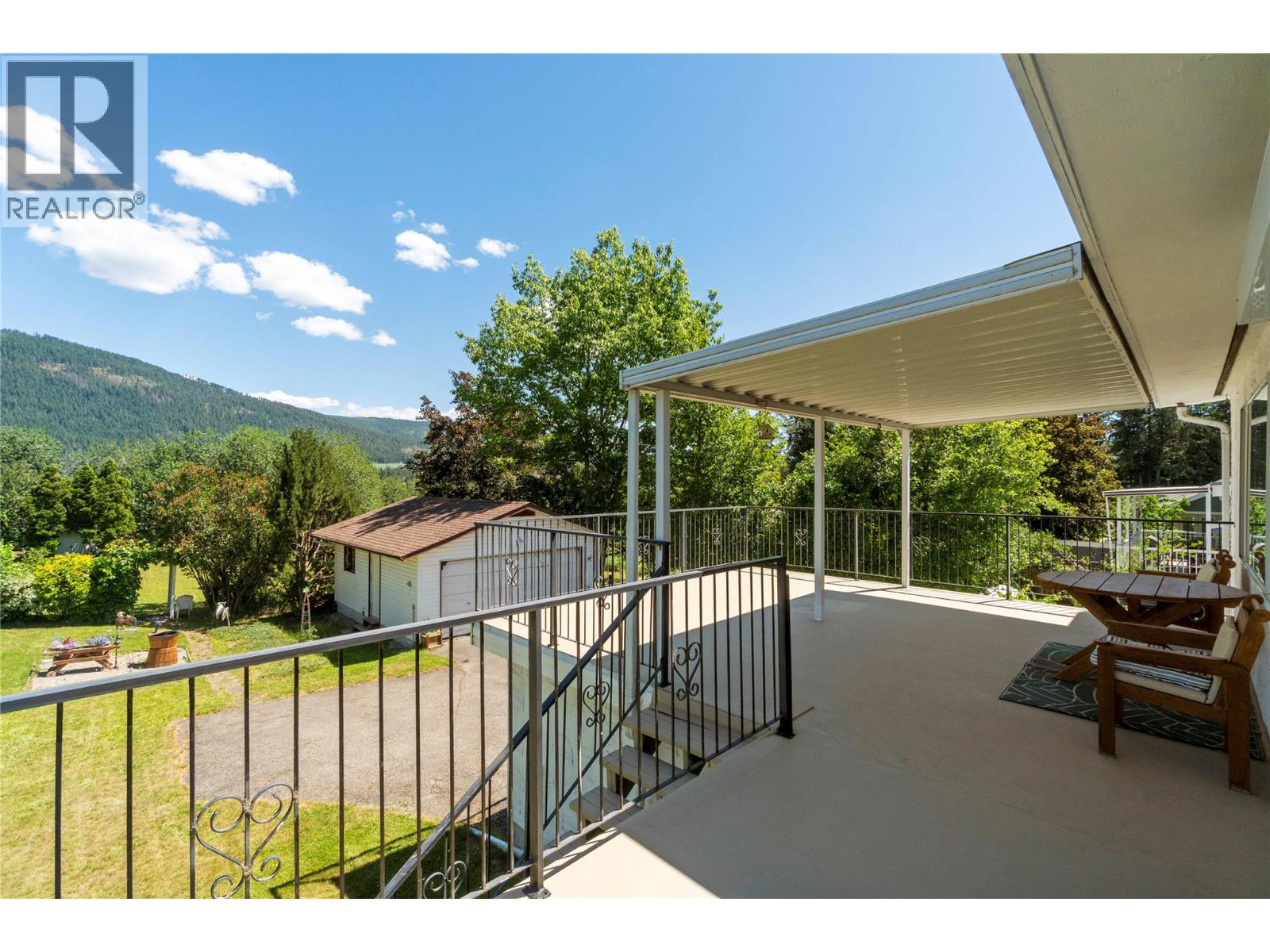 1730 36 Street Ne, Salmon Arm, British Columbia V1E 2Z1 - Photo 35 - 10392172