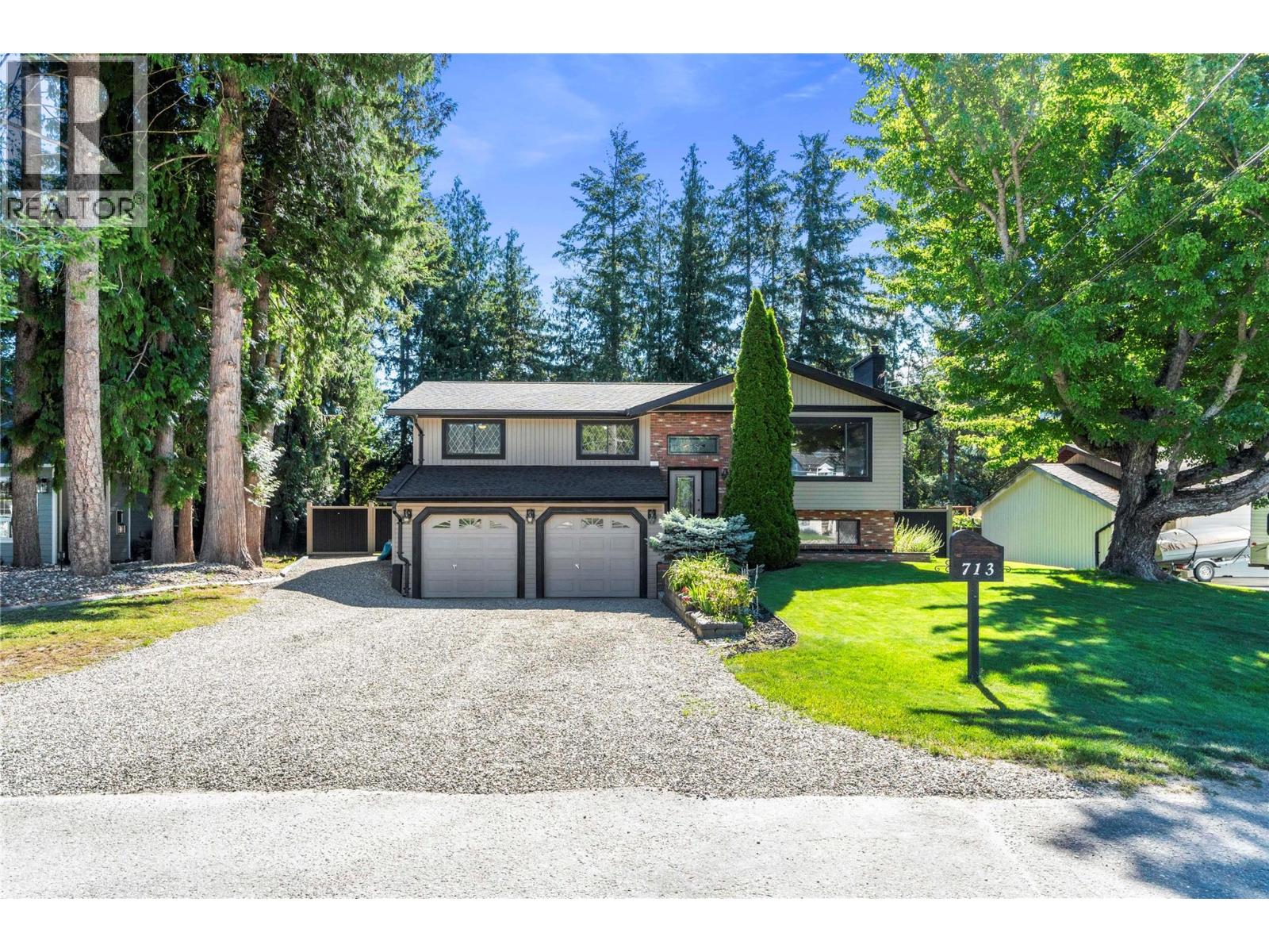 713 Hemlock Crescent, Sicamous, British Columbia  V0E 2V1 - Photo 1 - 10392431