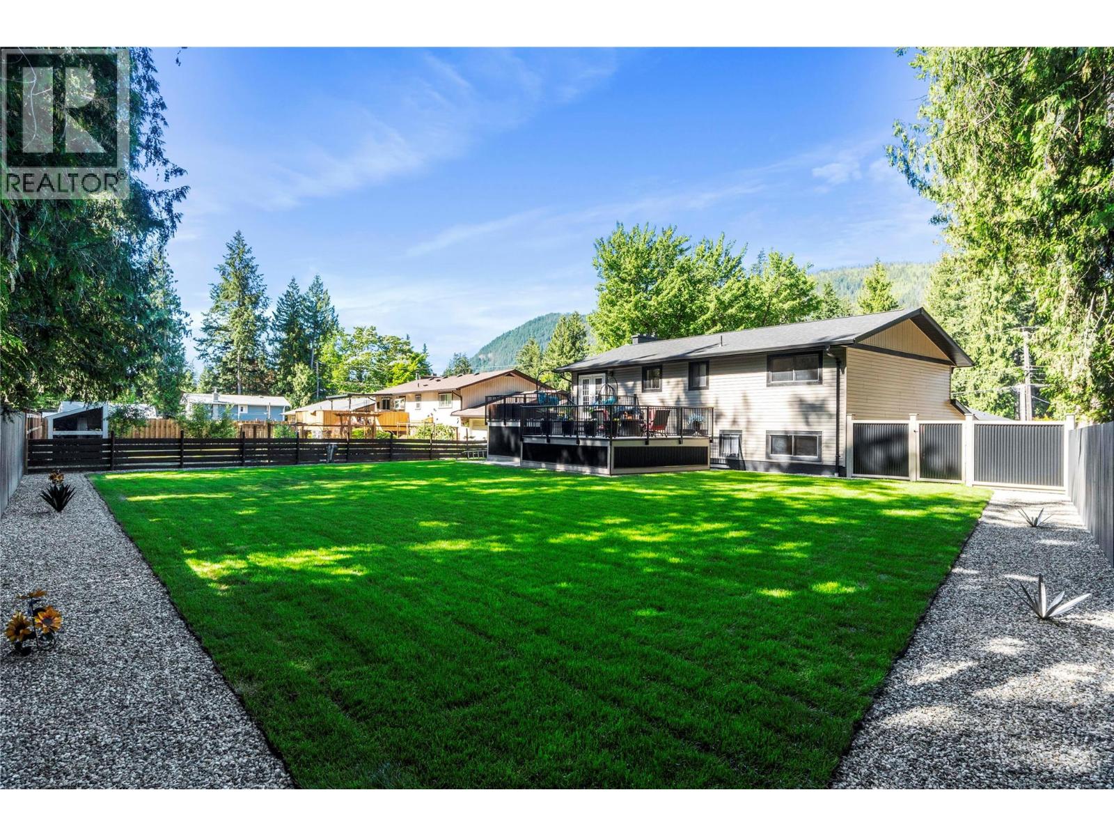 713 Hemlock Crescent, Sicamous, British Columbia  V0E 2V1 - Photo 37 - 10392431