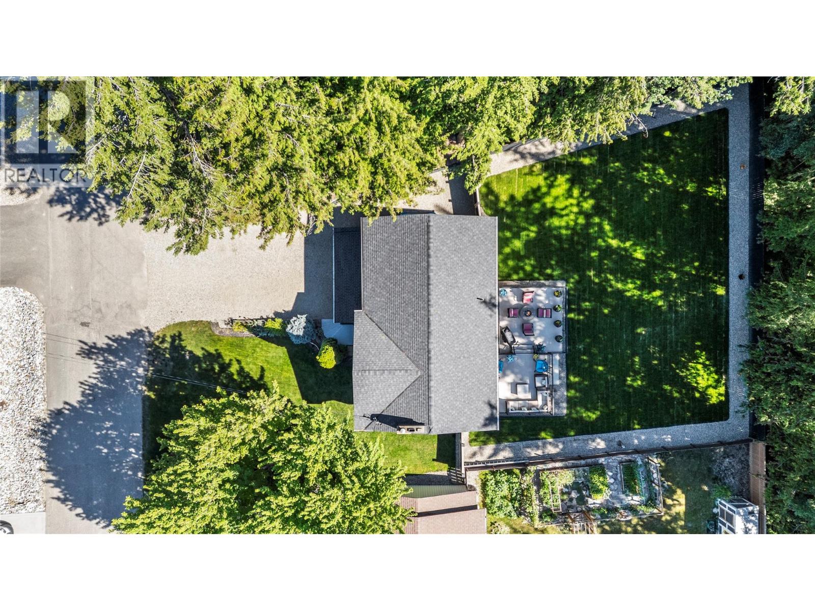 713 Hemlock Crescent, Sicamous, British Columbia  V0E 2V1 - Photo 4 - 10392431