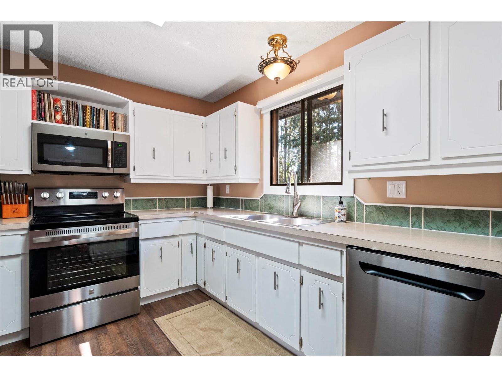 713 Hemlock Crescent, Sicamous, British Columbia  V0E 2V1 - Photo 7 - 10392431