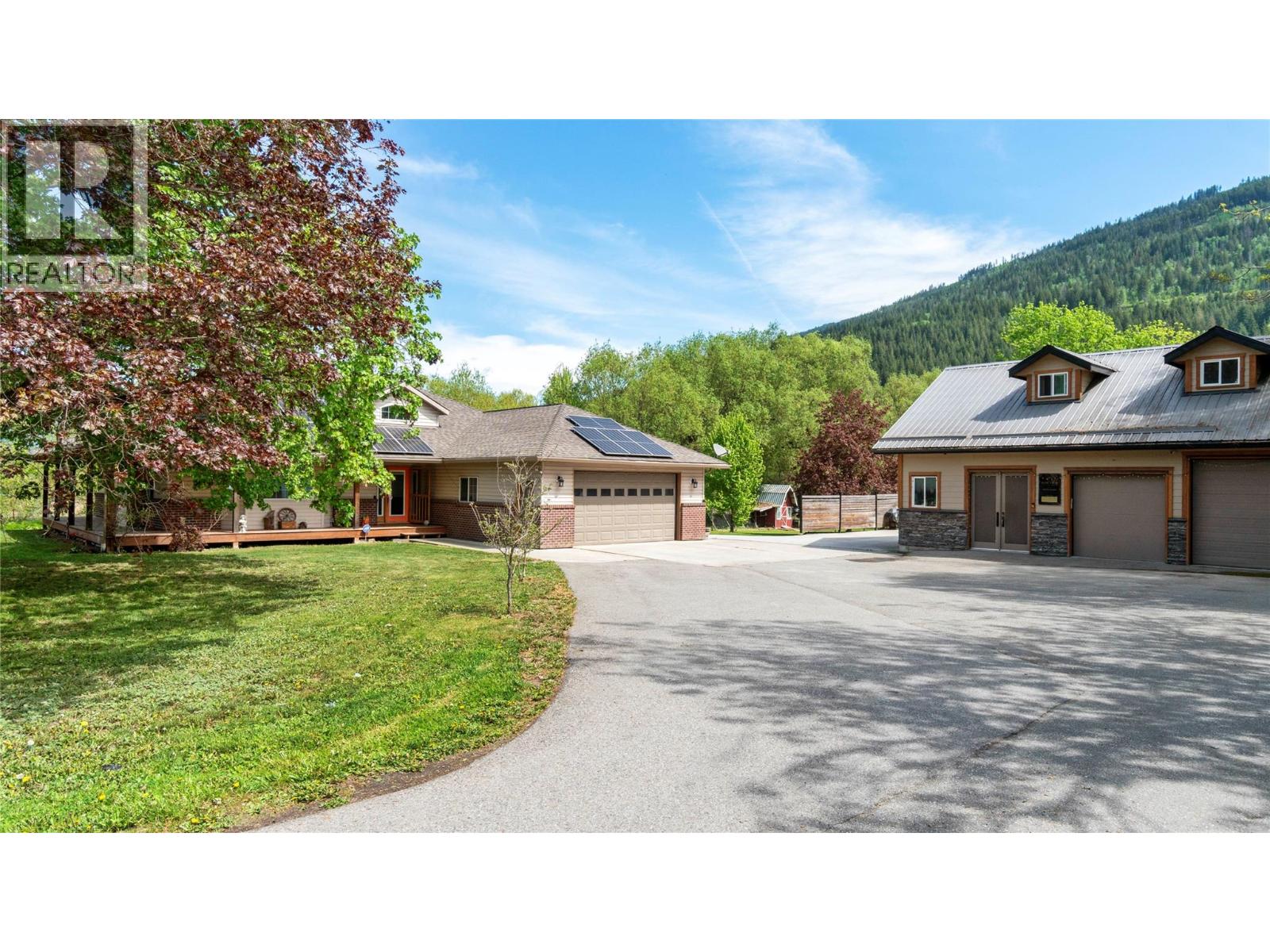3960 50 Street Ne, Salmon Arm, British Columbia V1E 1Y5 - Photo 1 - 10395012