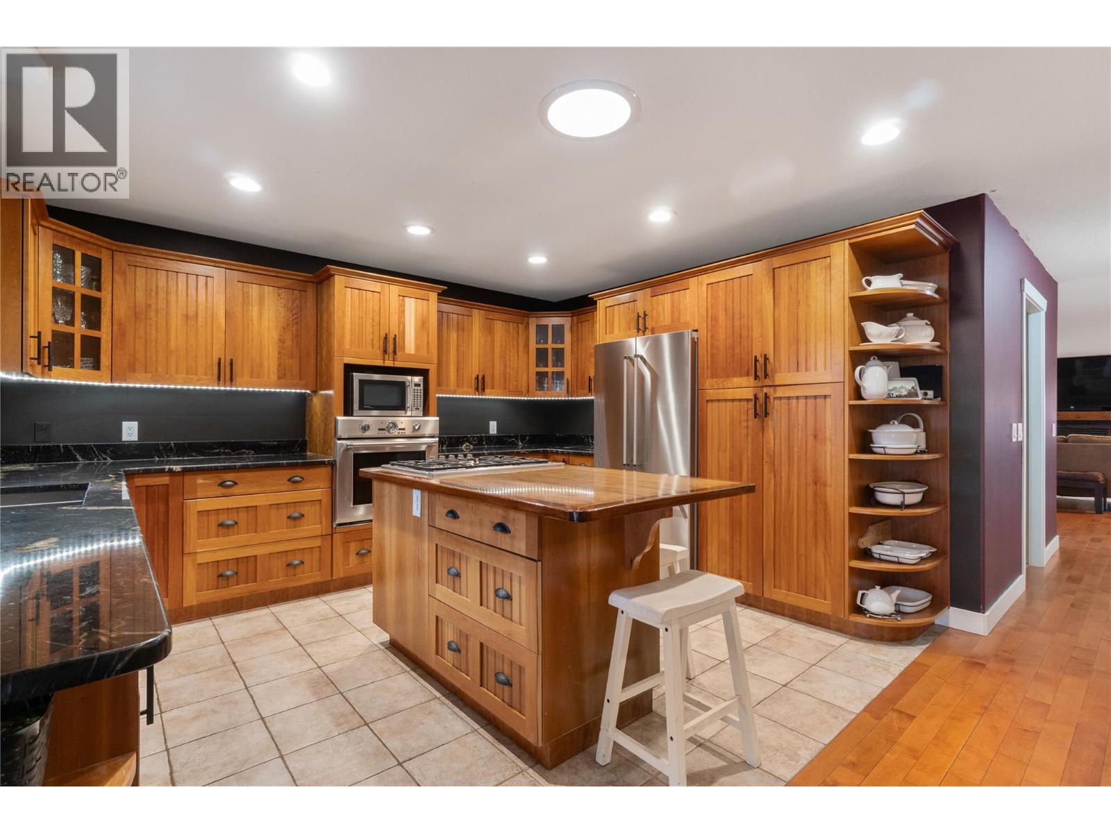 3960 50 Street Ne, Salmon Arm, British Columbia V1E 1Y5 - Photo 16 - 10395012