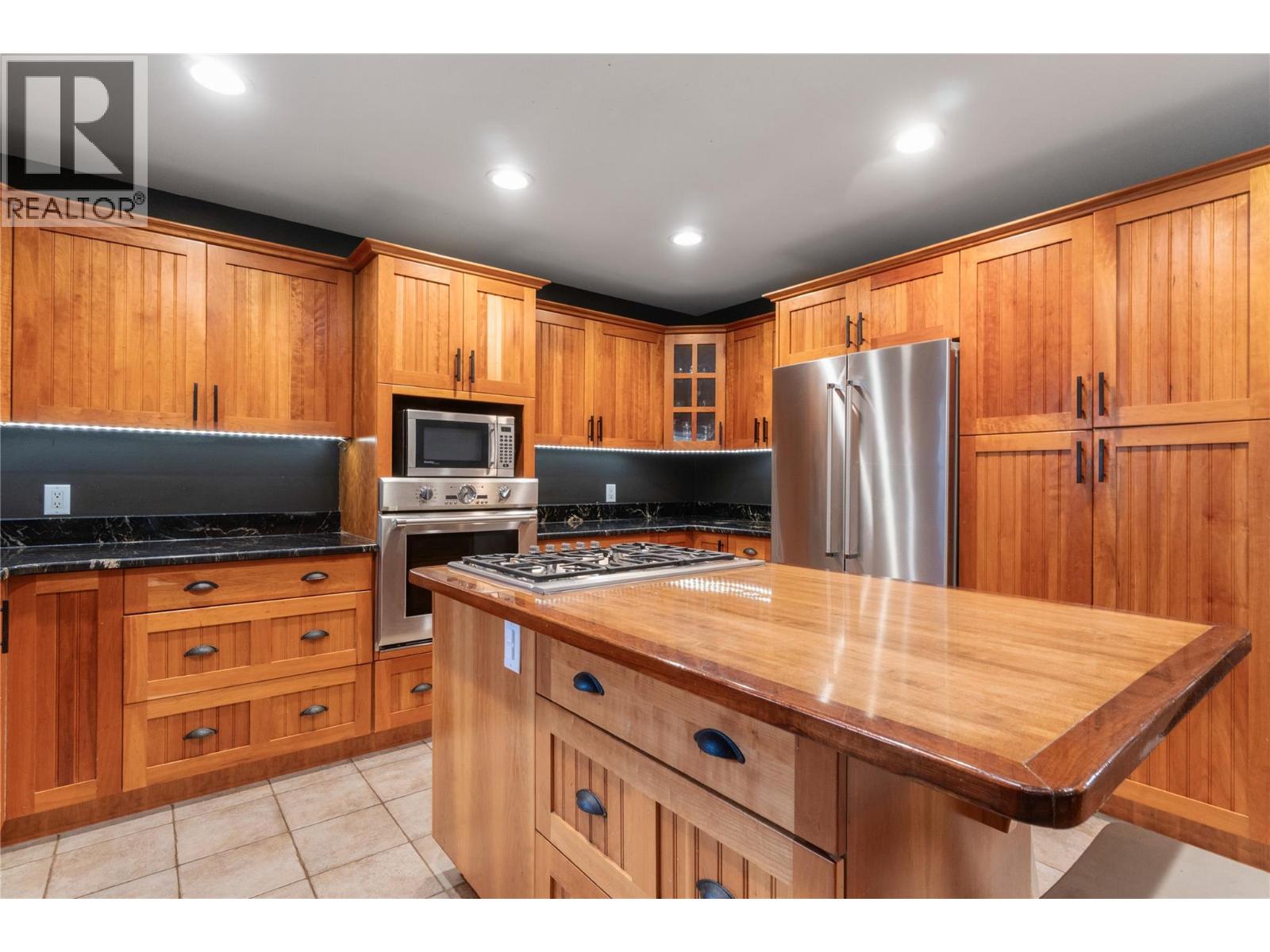 3960 50 Street Ne, Salmon Arm, British Columbia V1E 1Y5 - Photo 19 - 10395012